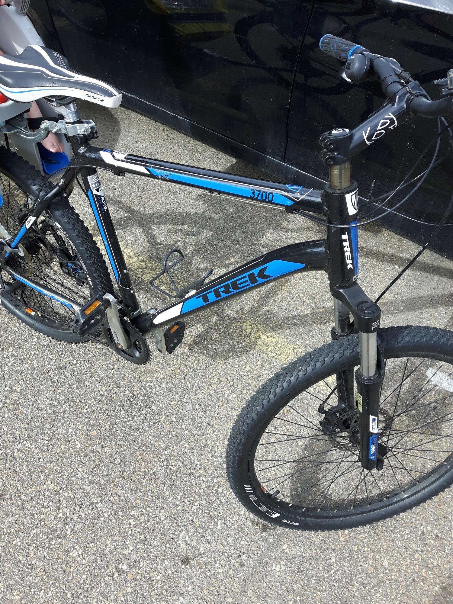 Trek 3700 Black and Blue
