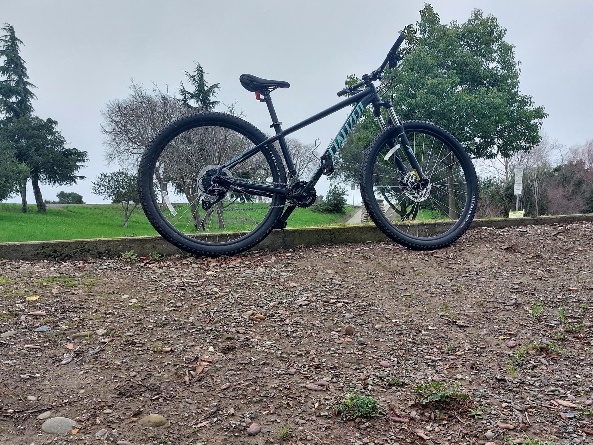 2022 Specialized Rockhopper sport 29 Green