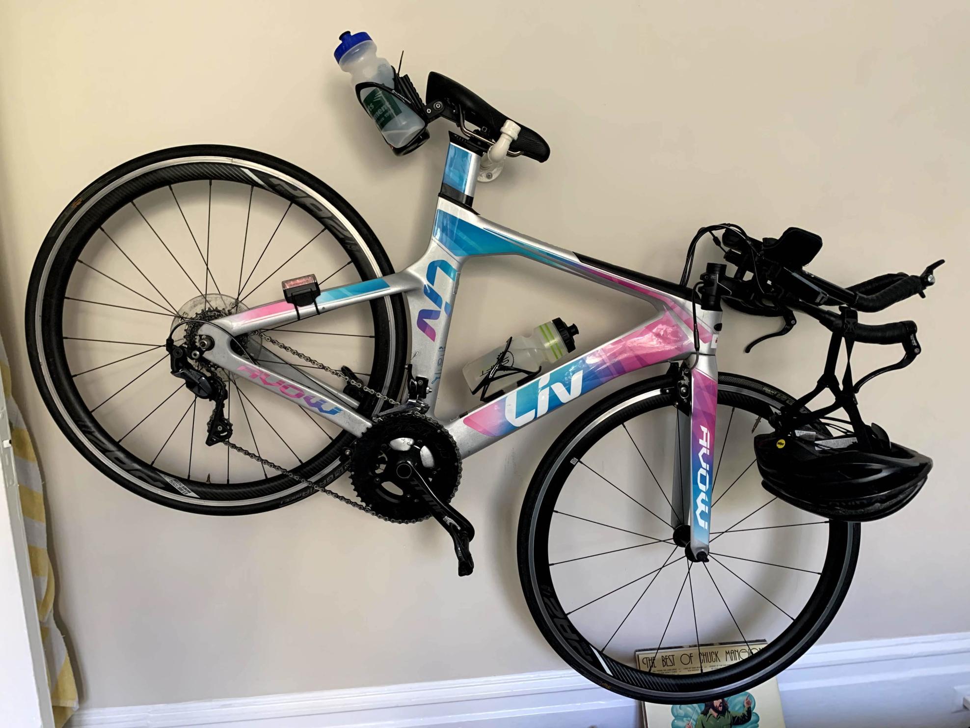 Liv Silver, gray or bare metal