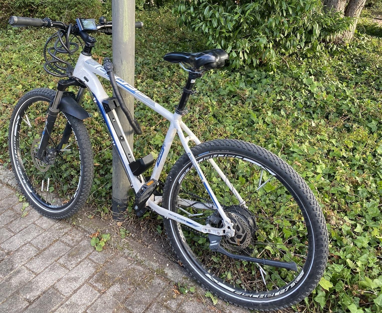 Fischer MTB White and Blue