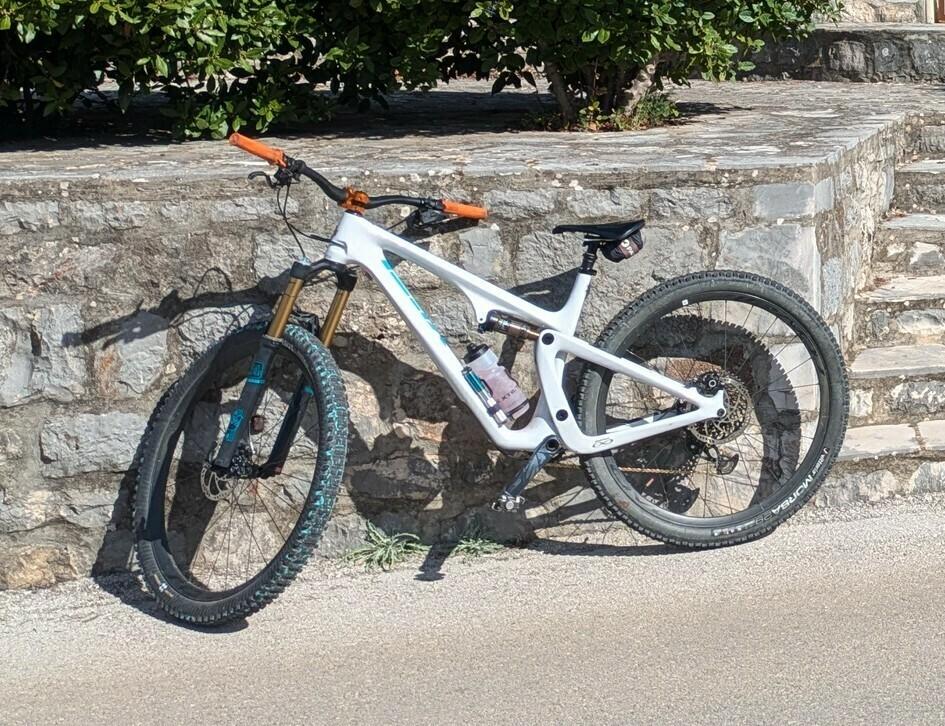 2022 Yeti SB115 White