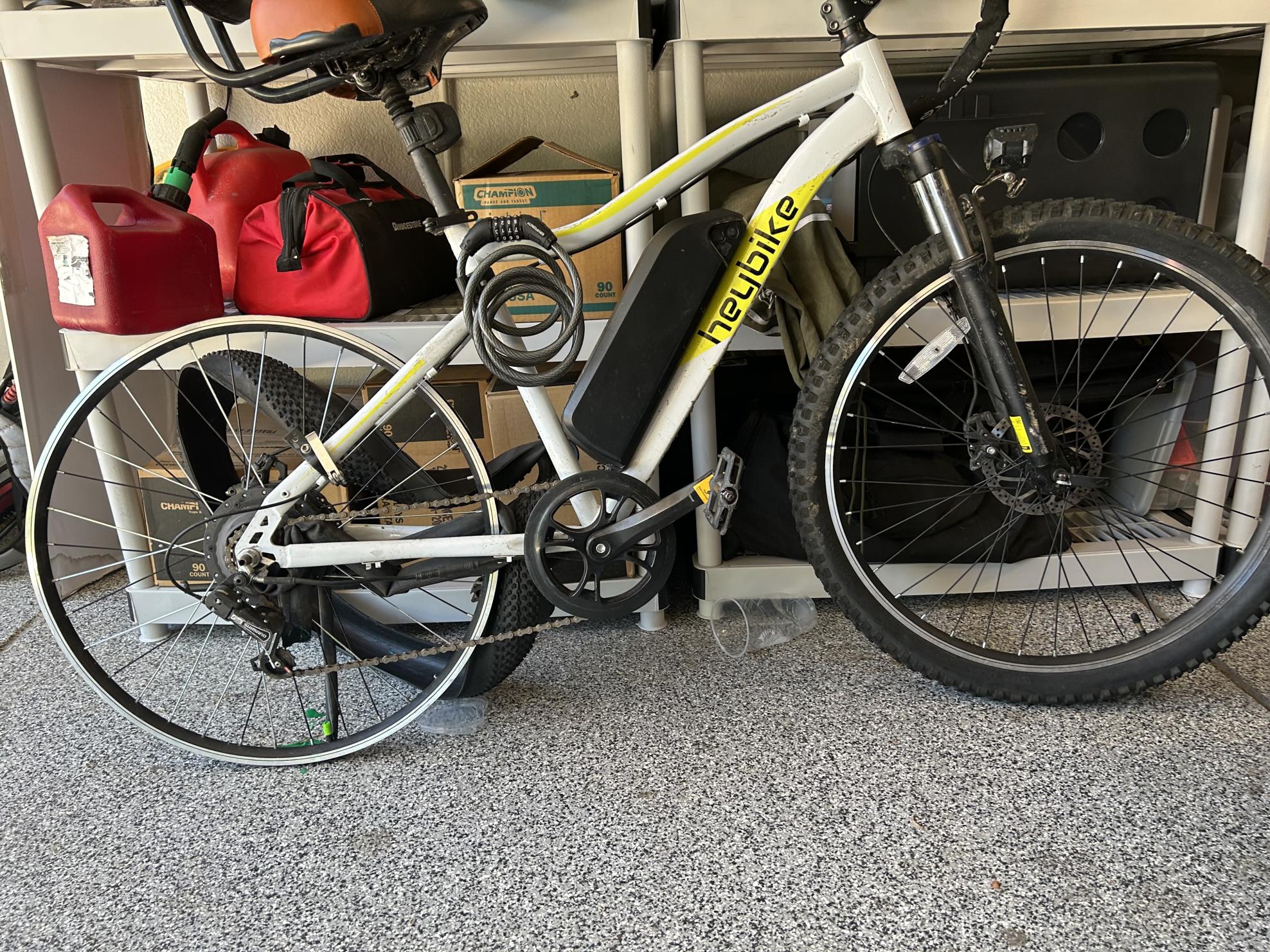 2023 Other White and Green