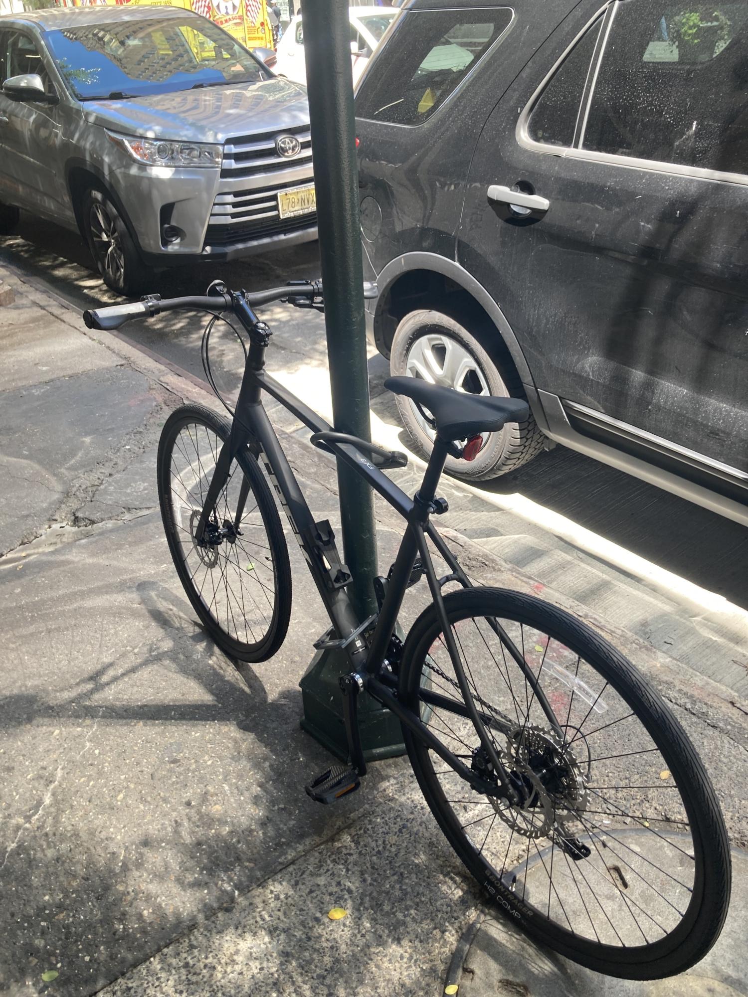 2022 Trek FX 3 DISC LARGE MATTE DINISTER BLACK Black