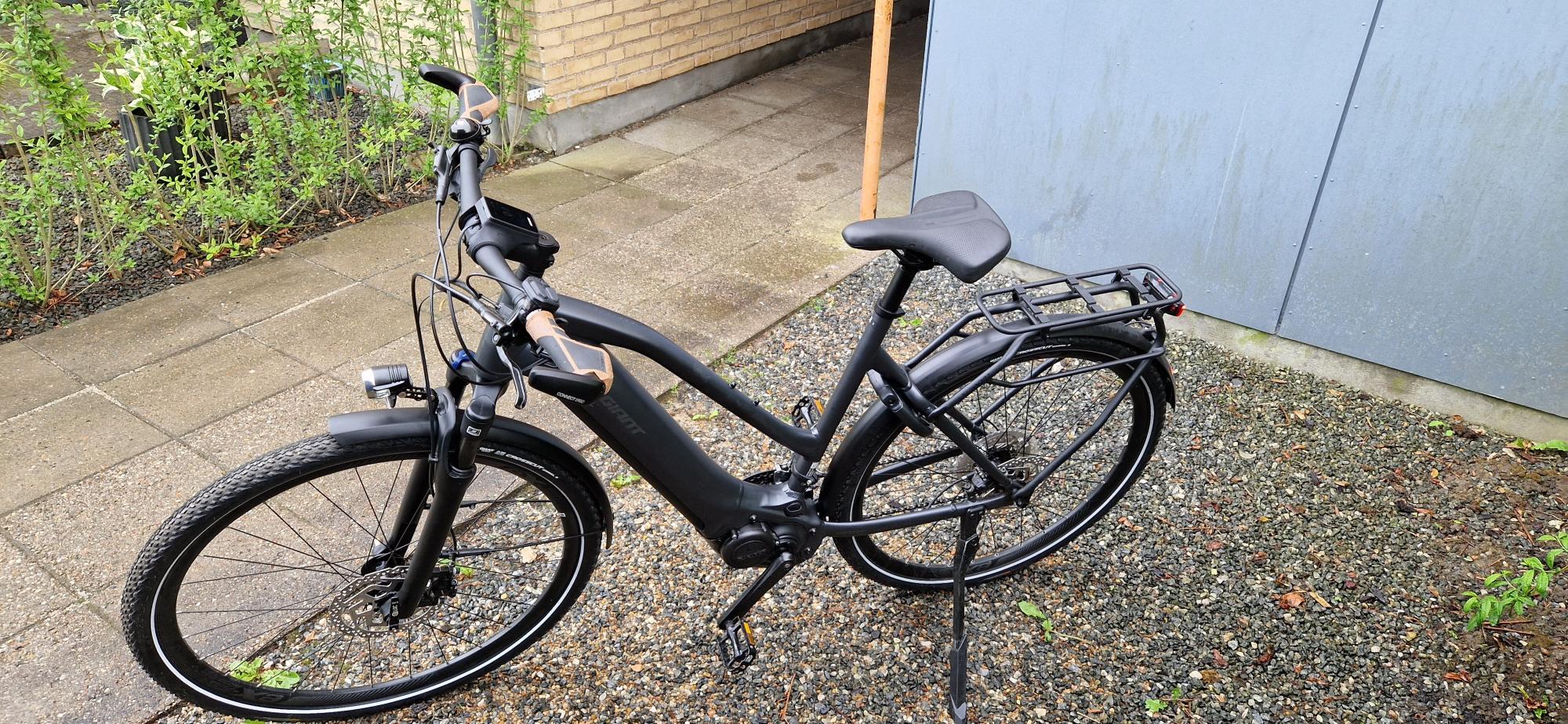 2022 Giant Trapez Black