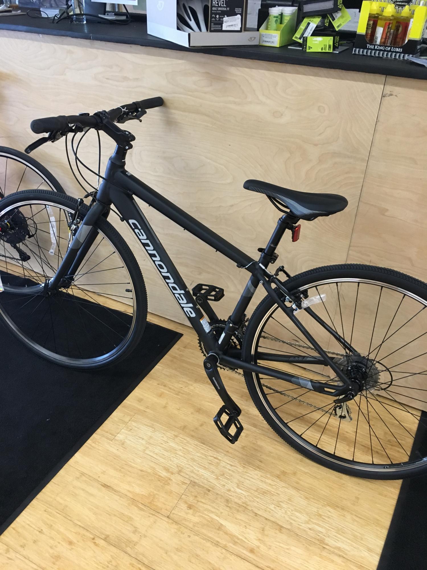 2017 Cannondale Quick 7 Silver or Gray