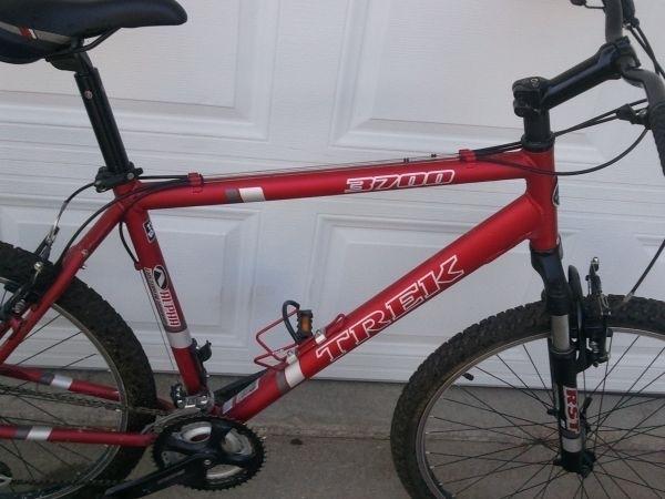 2007 Trek 3700  Red