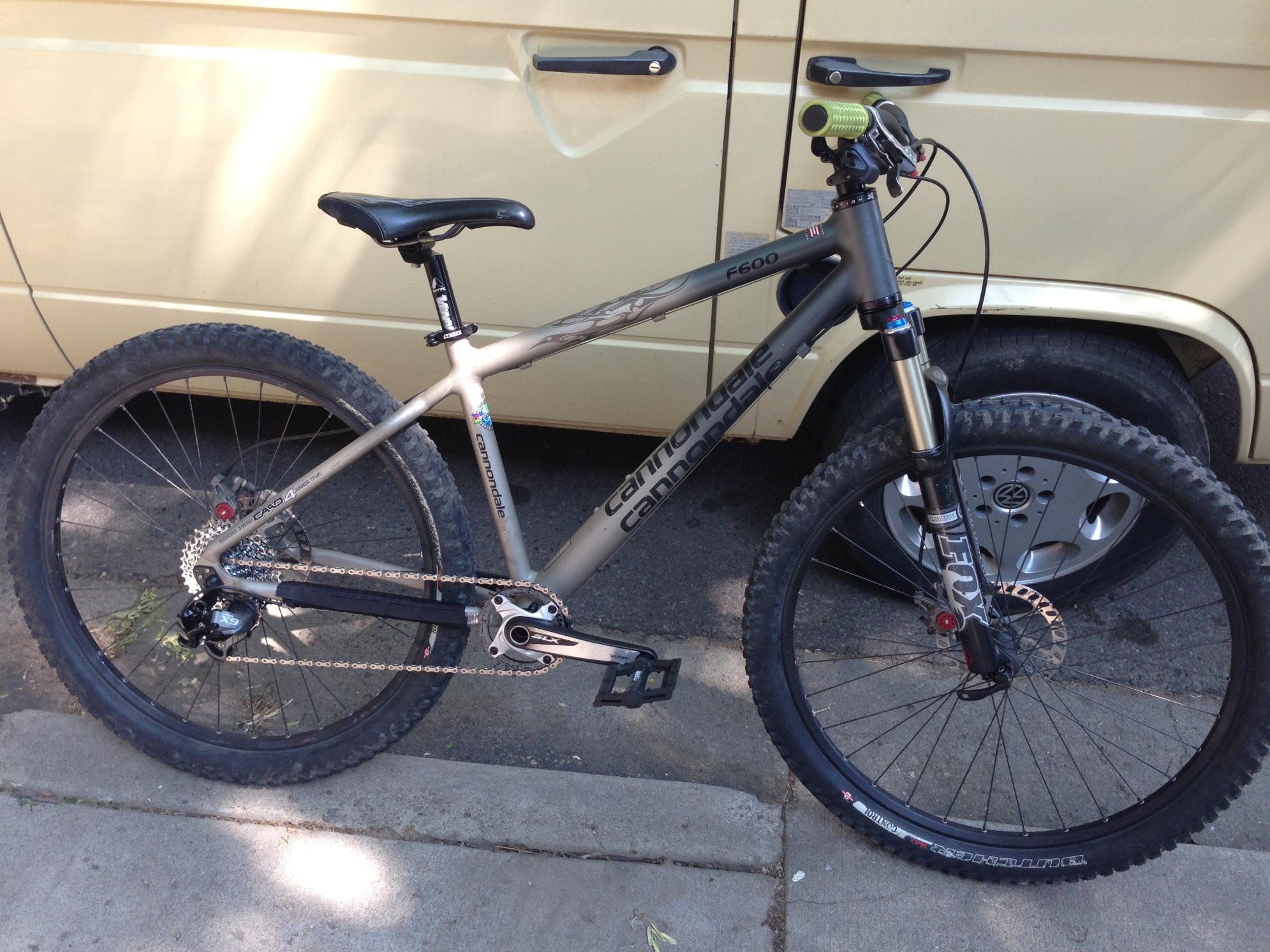 2001 Cannondale f600 Silver or Gray