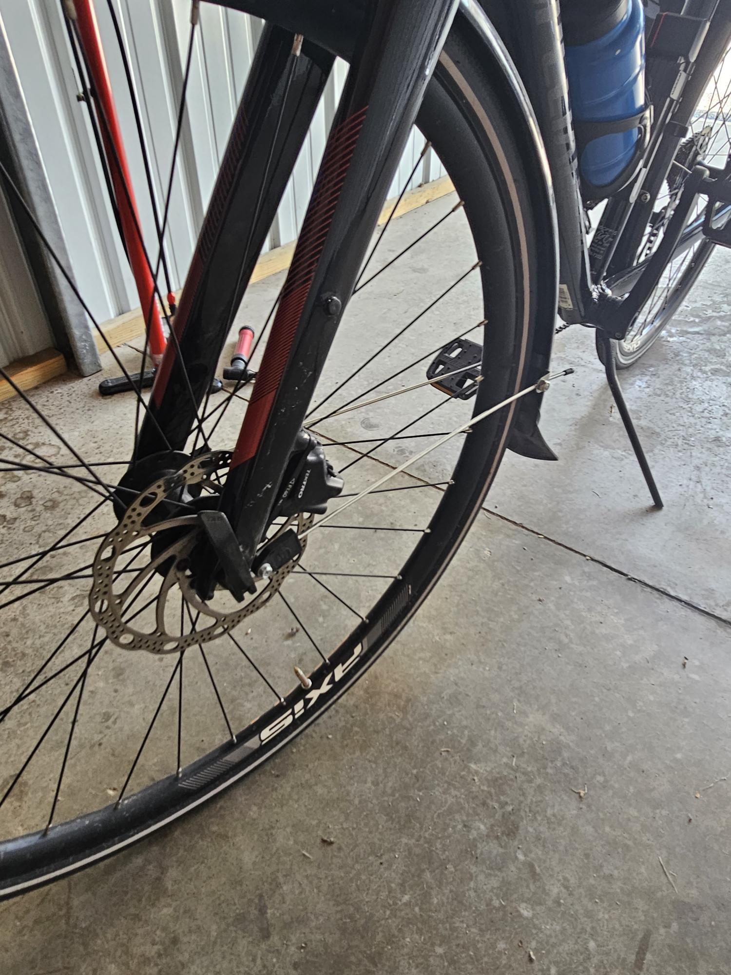 Specialized Sirrus 3 Black and Red