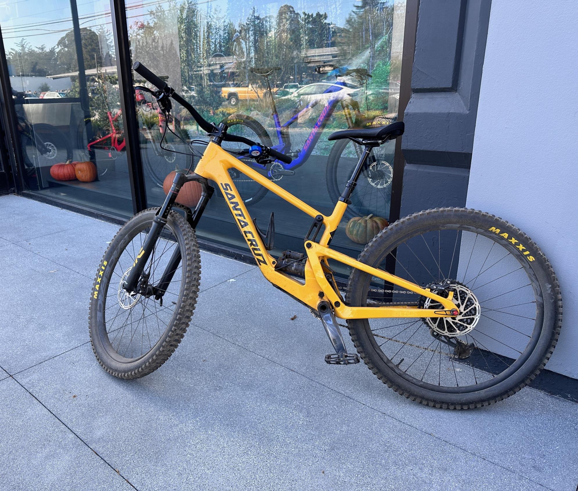 2022 Santa Cruz 5010 Yellow or Gold