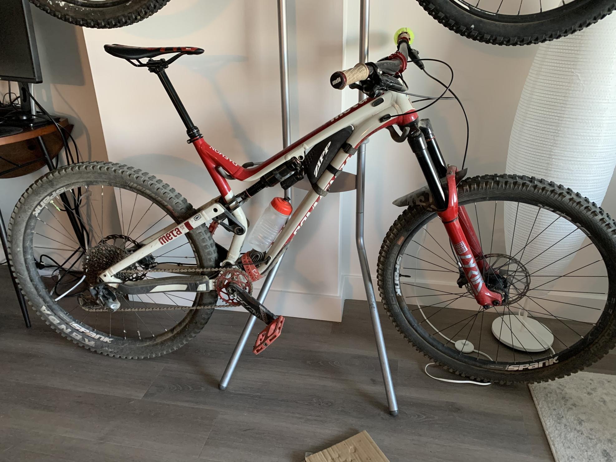 2020 Commencal Bikes Meta AM Red and White
