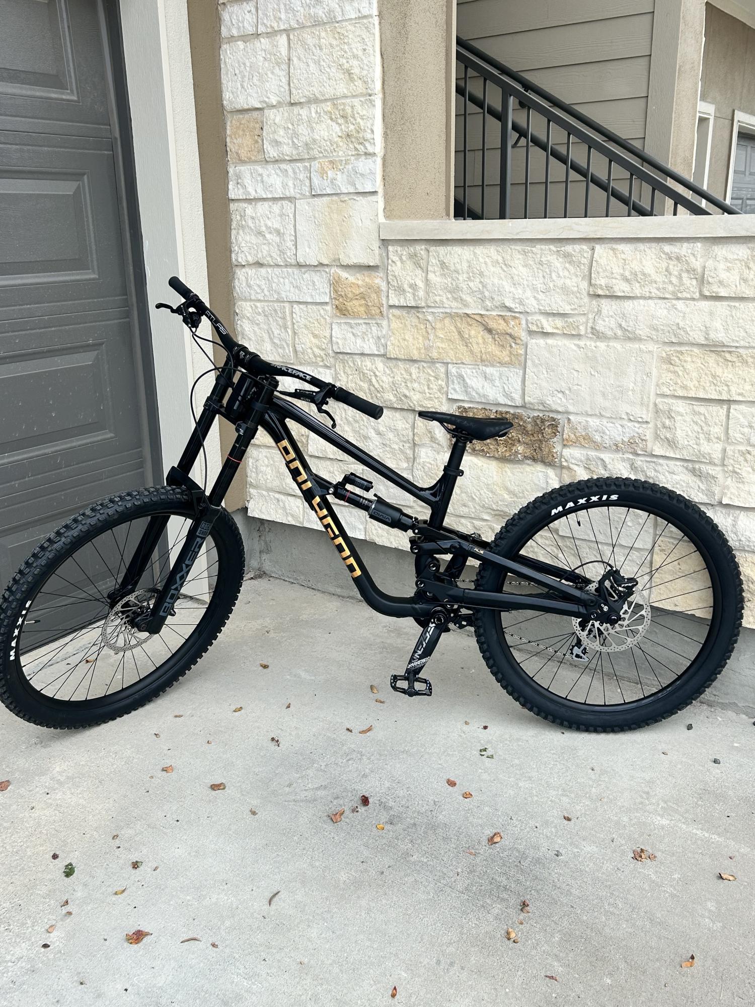 2025 Polygon Collosus DH7 Black and Yellow or Gold