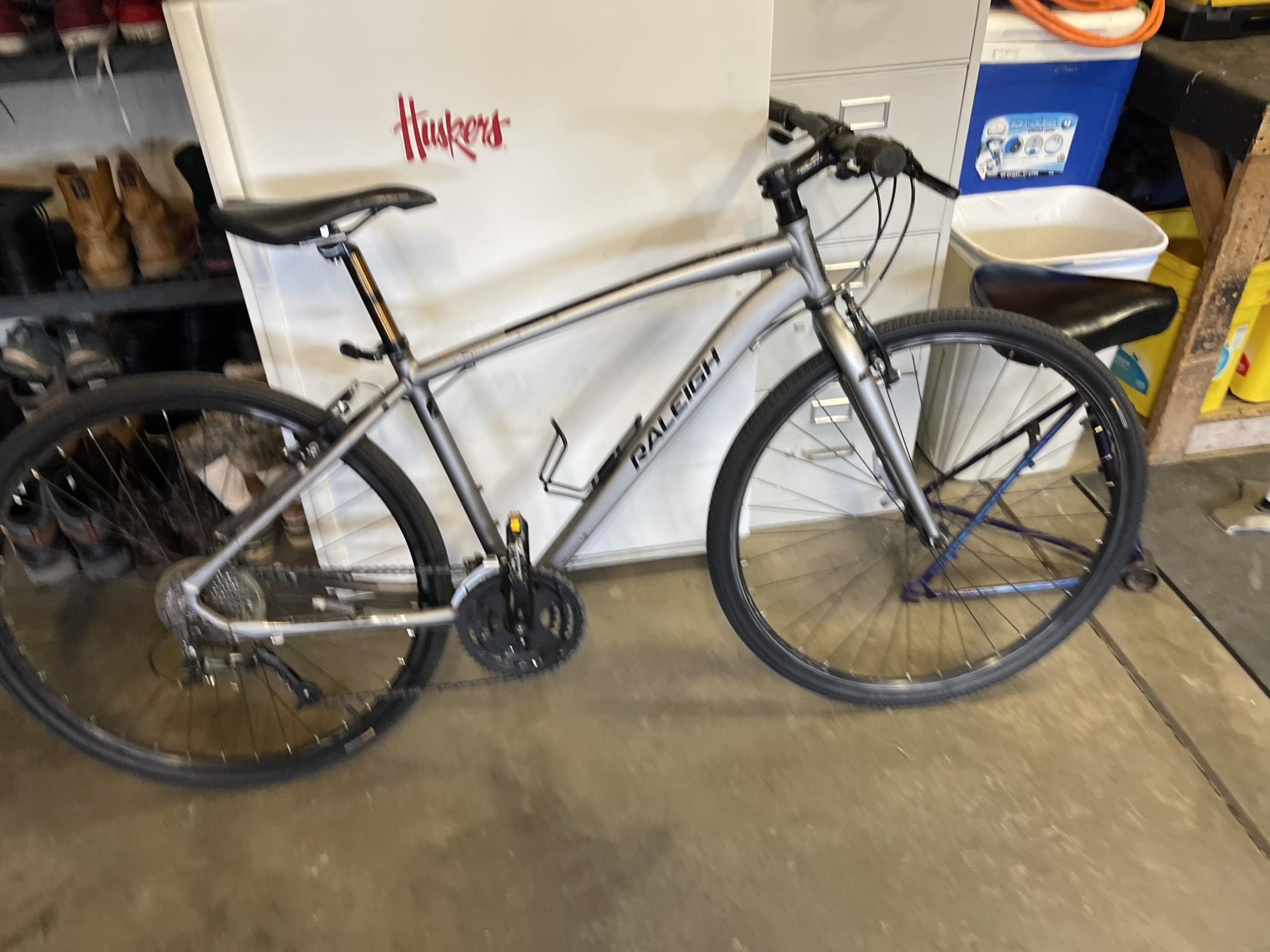 2018 Raleigh misced1.0 Silver, gray or bare metal