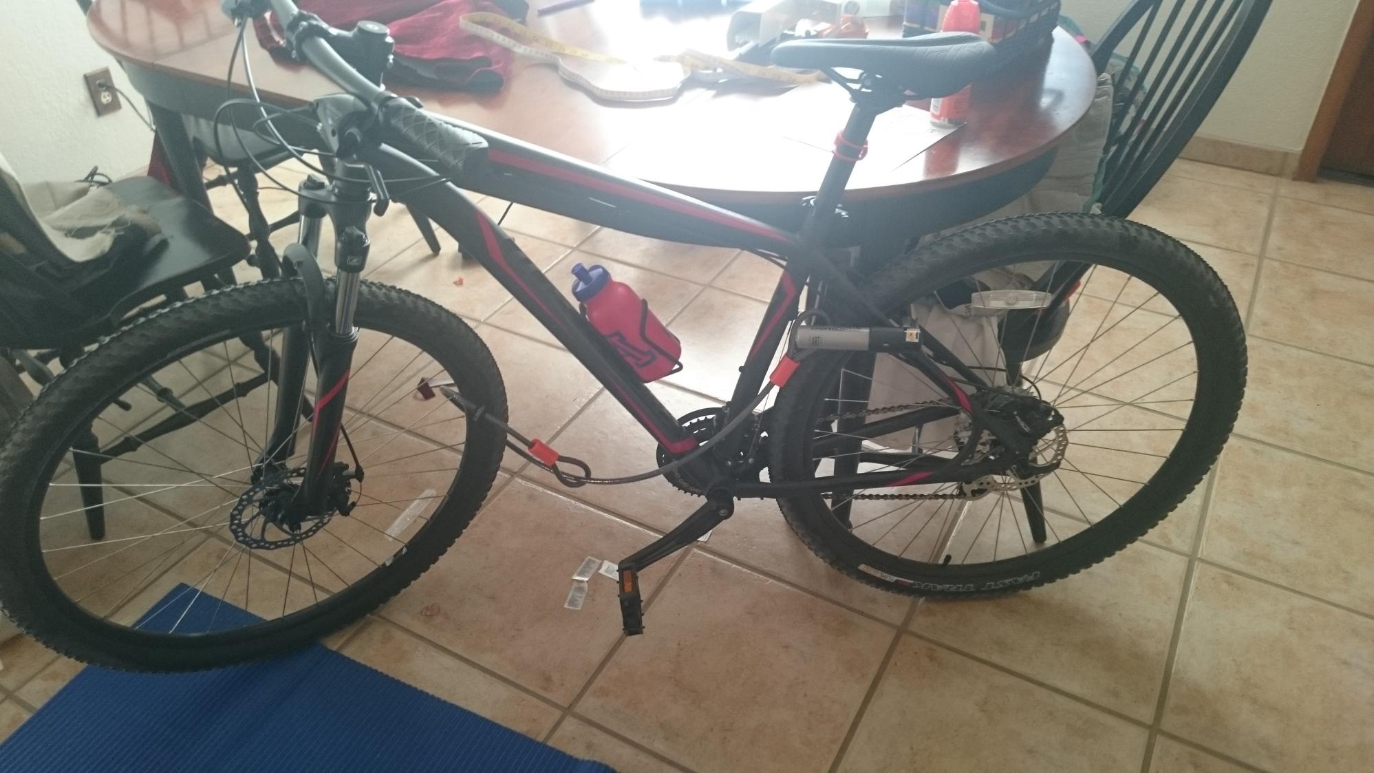 2016 Specialized Hardrock Black and Red