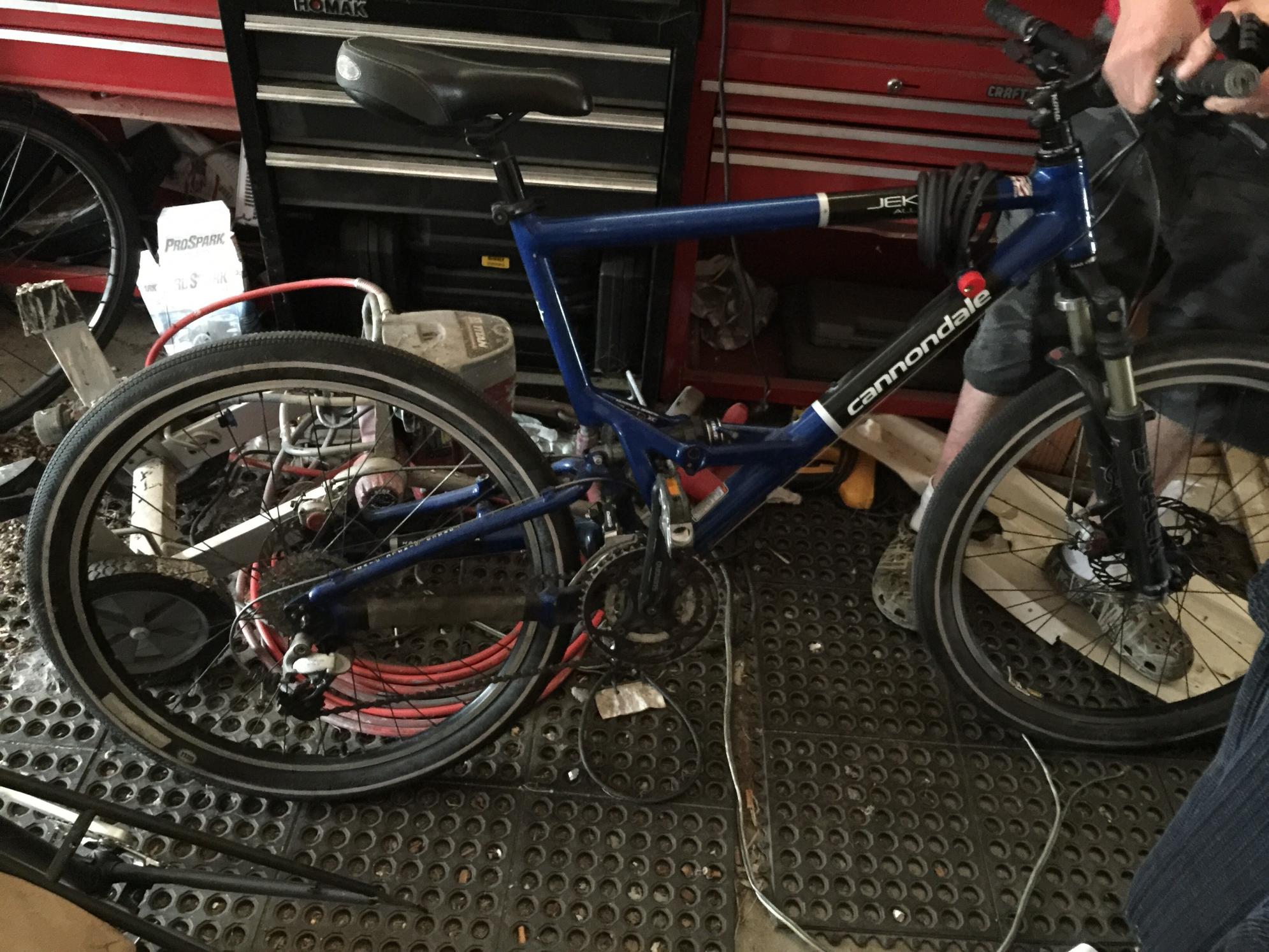 2004 Cannondale JEKYLL 400 ALL MOUNTAIN Blue and Black