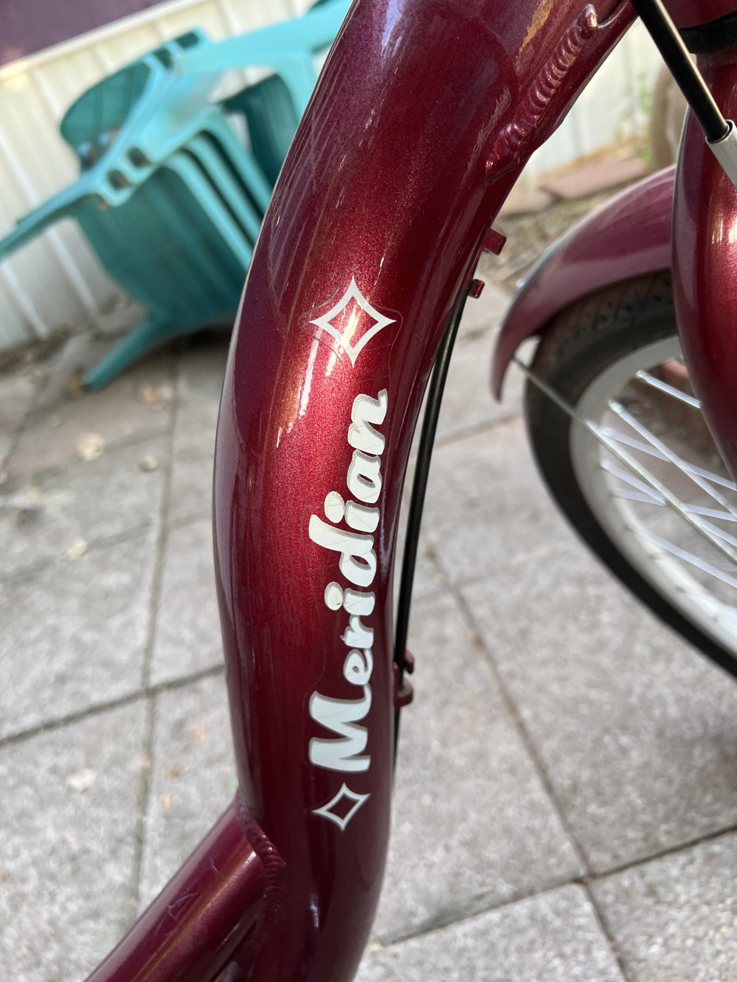 Schwinn Meridian Red