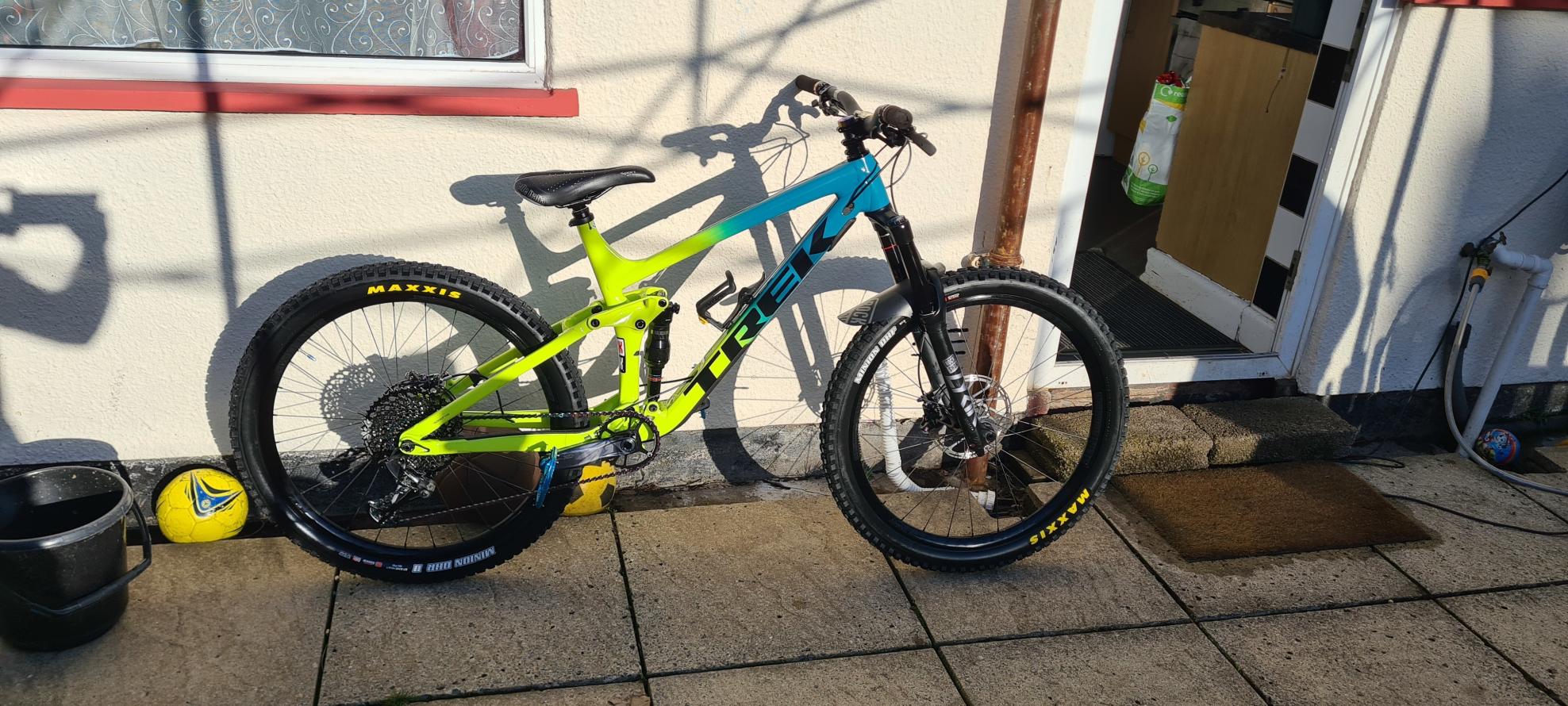 2020 Trek Remedy 8 Teal and Yellow or Gold