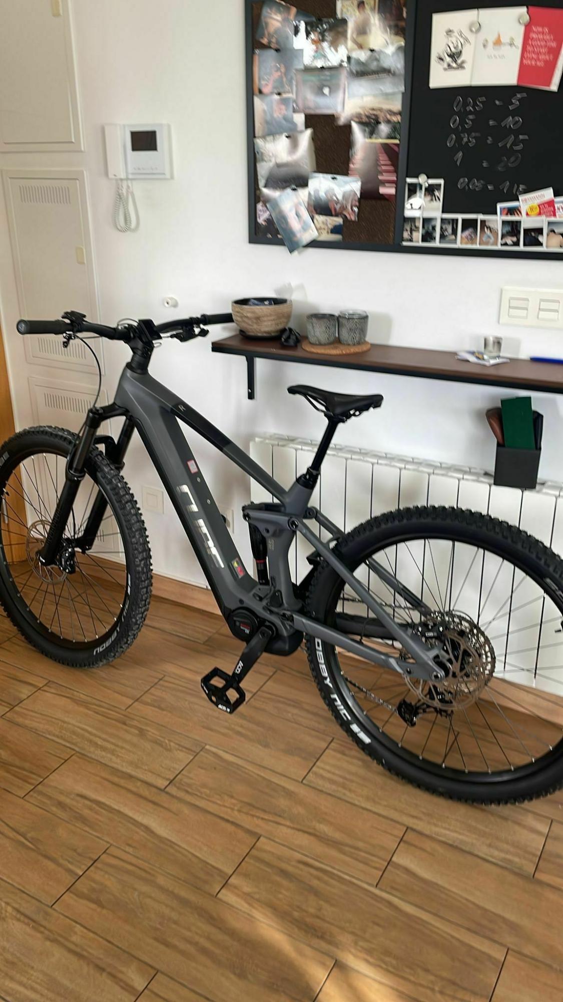 2023 Cube Cube Stereo Hybrid 140 HPC RACE Silver, gray or bare metal