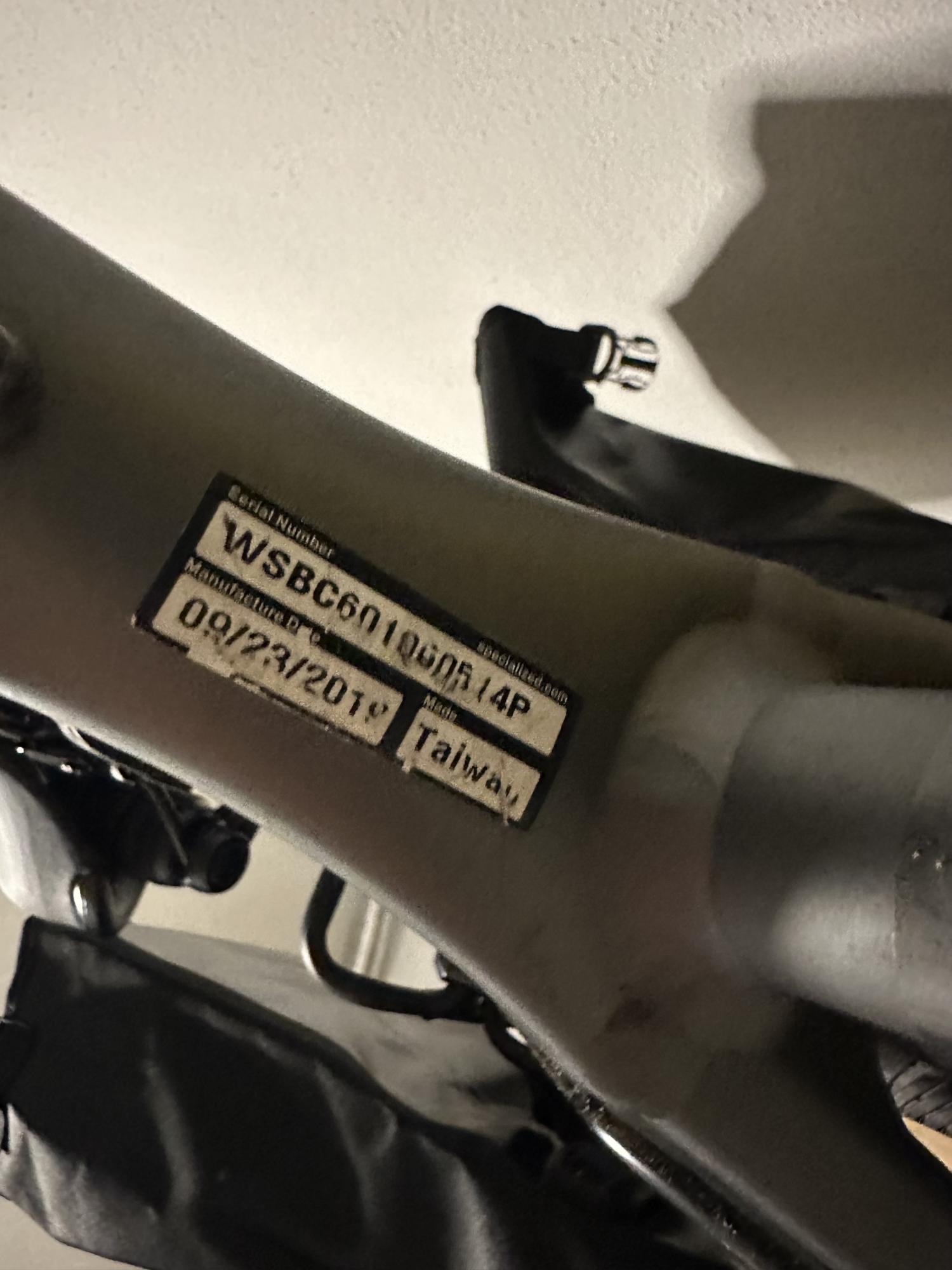 2019 Specialized Turbo Como 4.0 650b Silver, gray or bare metal