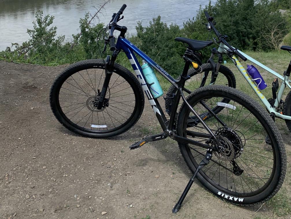 2022 Trek Marlin 8 Blue and Black