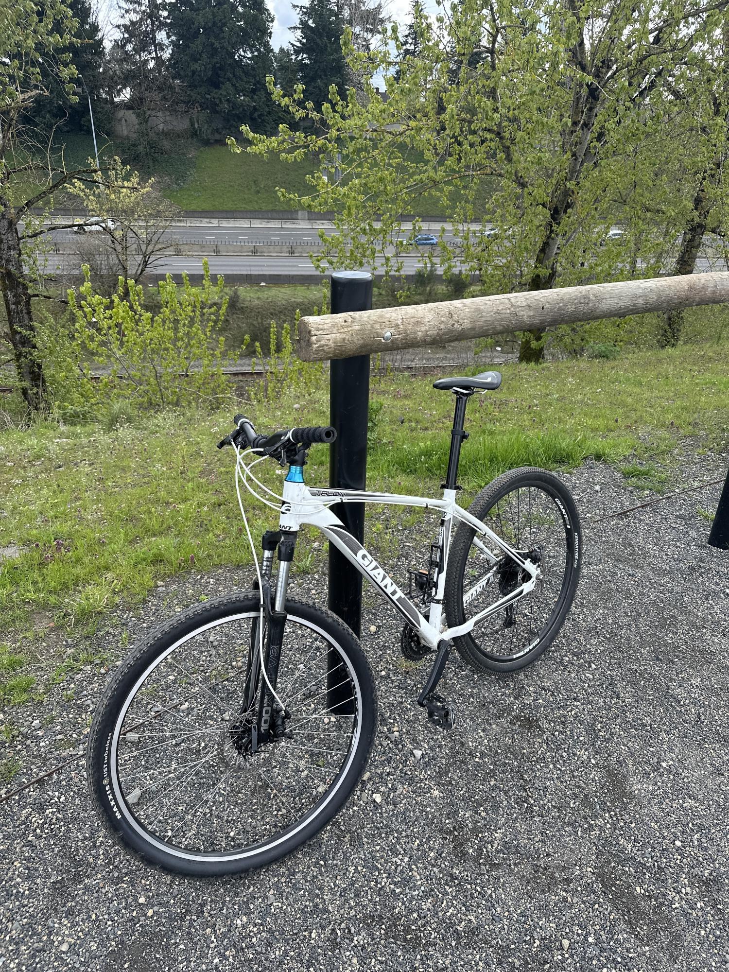 Giant Talon 27.5 1 White