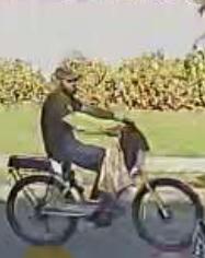 2024 Cannondale Bike had a handlebar bell and lights ... Black and Green