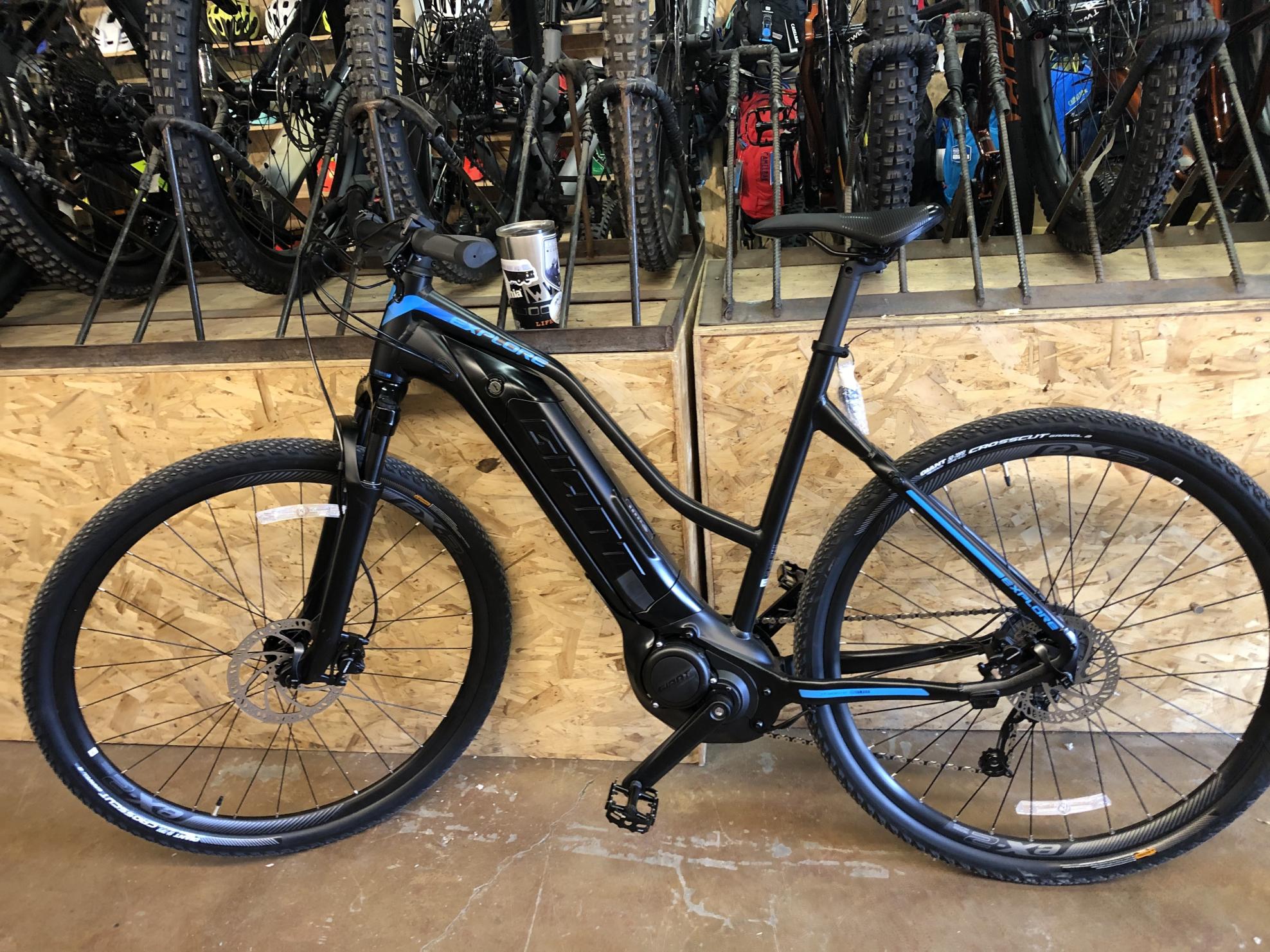 2020 Giant Explore E+ Black