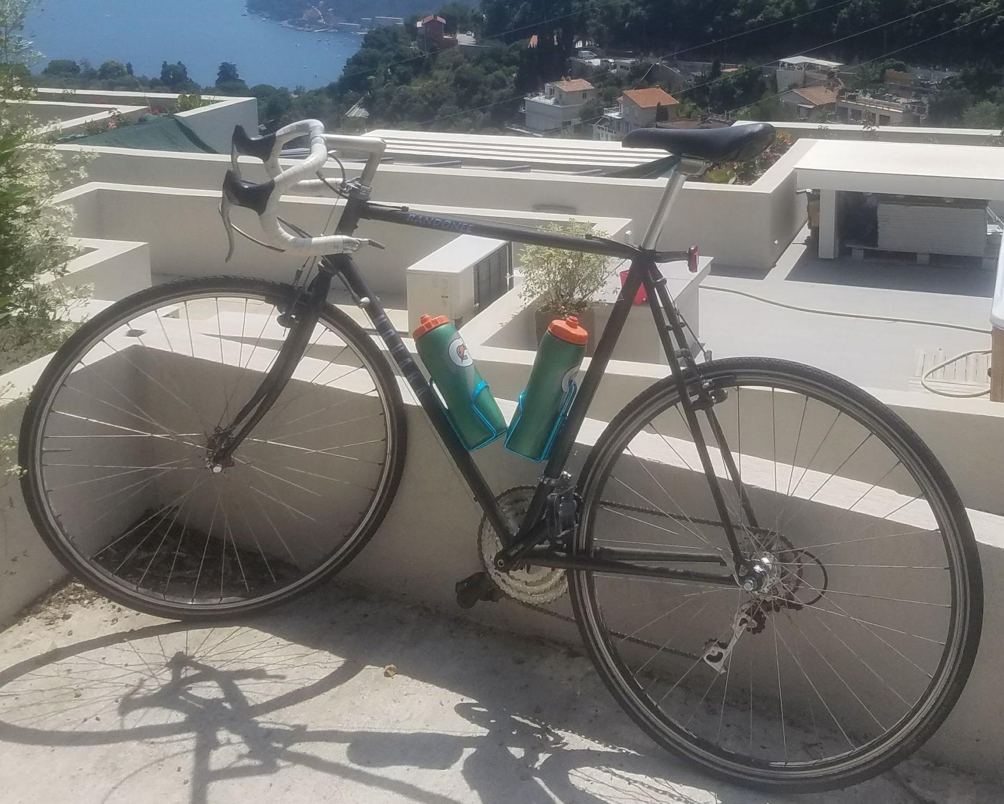 Novara Randonee Black and Blue