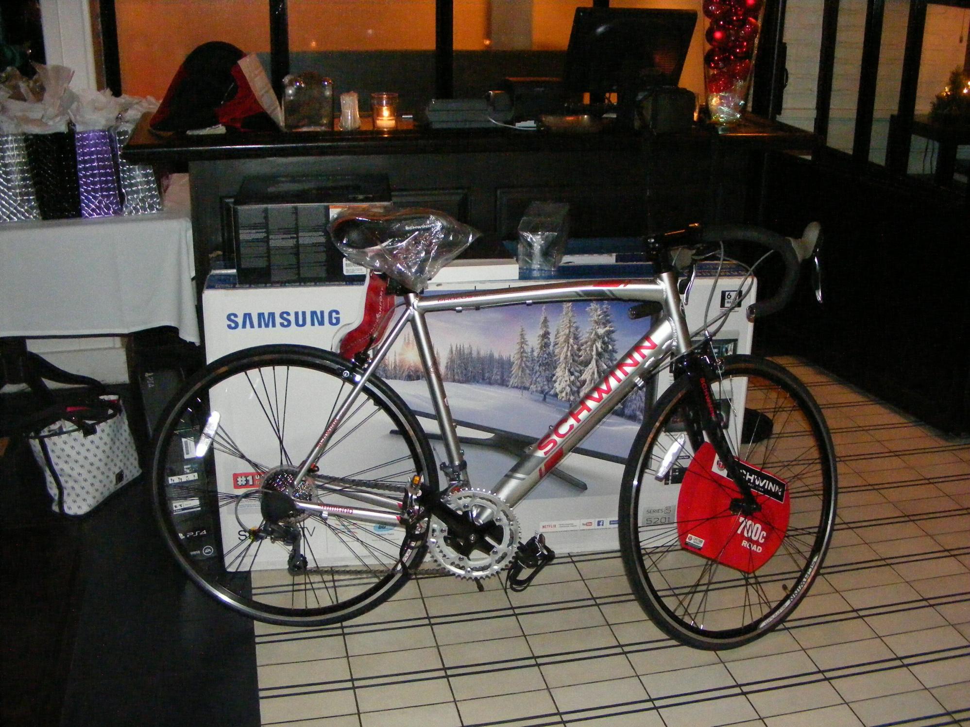 2014 Schwinn Fastback 1 Mens Silver, gray or bare metal