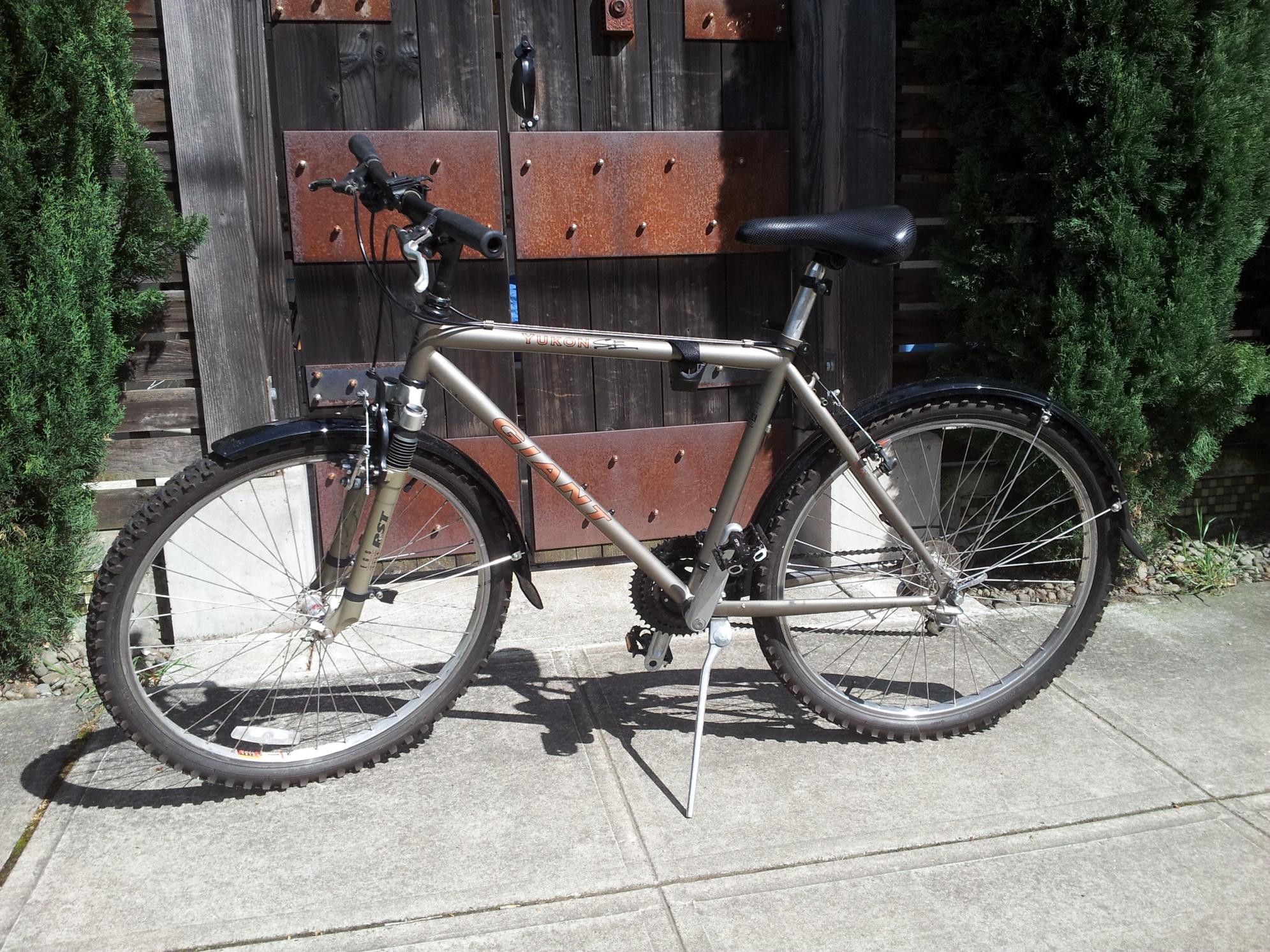 Giant Yukon Silver or Gray