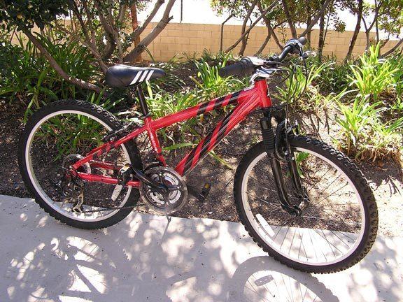 2013 Performance Holeshot Red