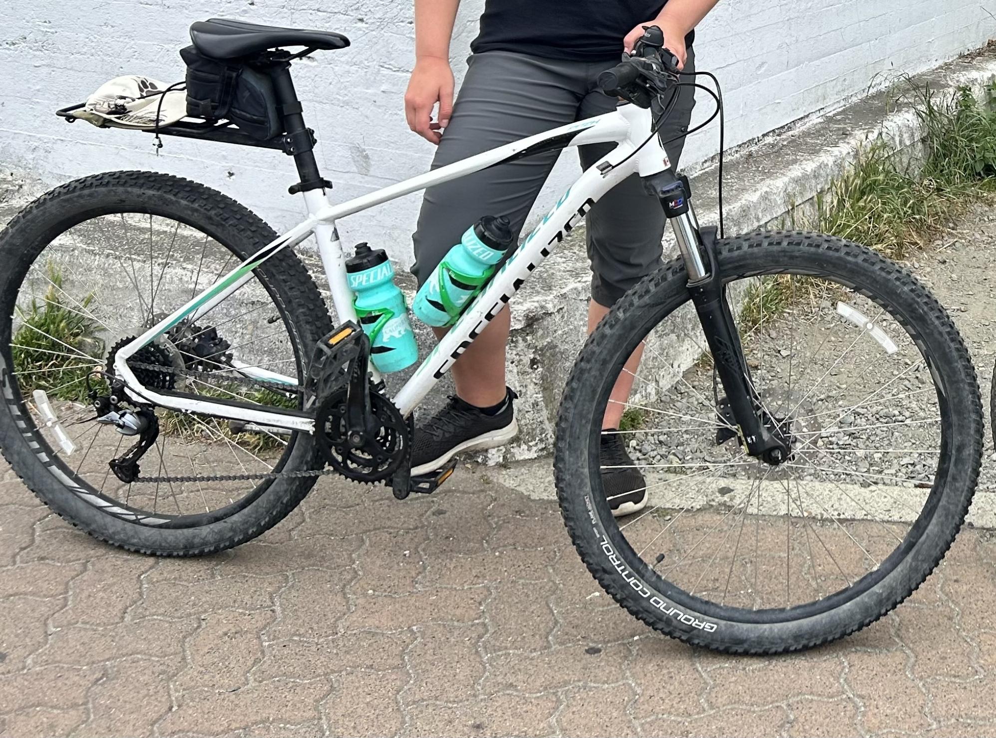 2018 Specialized Pitch White and Teal