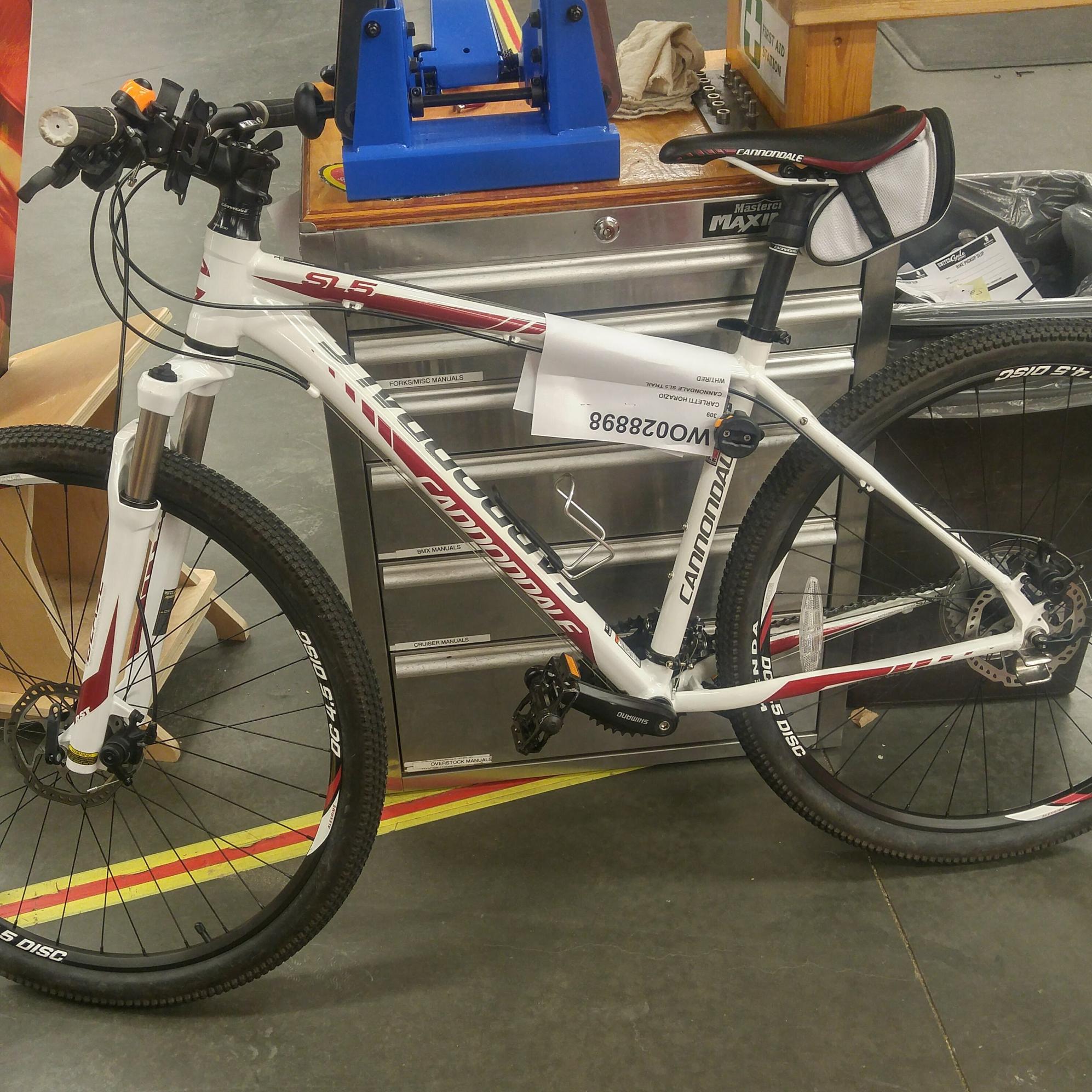 2013 Cannondale Trail 29 5 White and Red