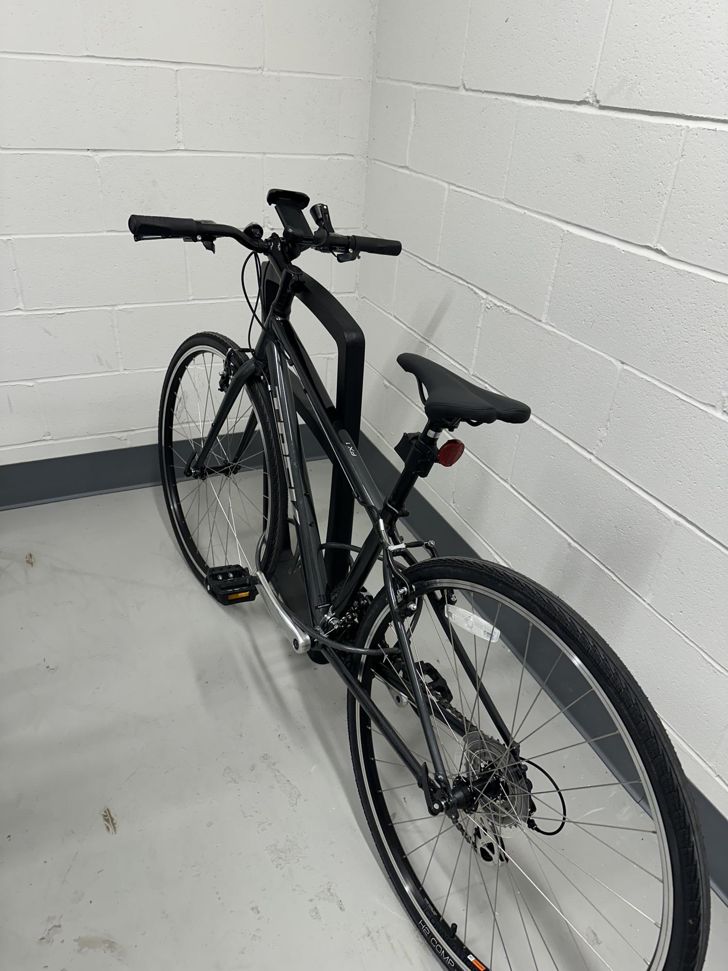 2023 Trek FX1 hybrid Black and Silver, gray or bare metal