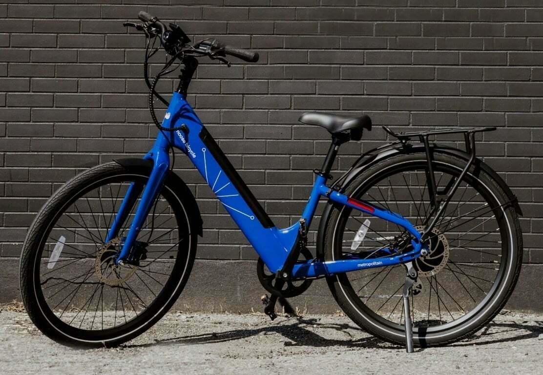 2024 Moose Bicycle Metropolitan Blue