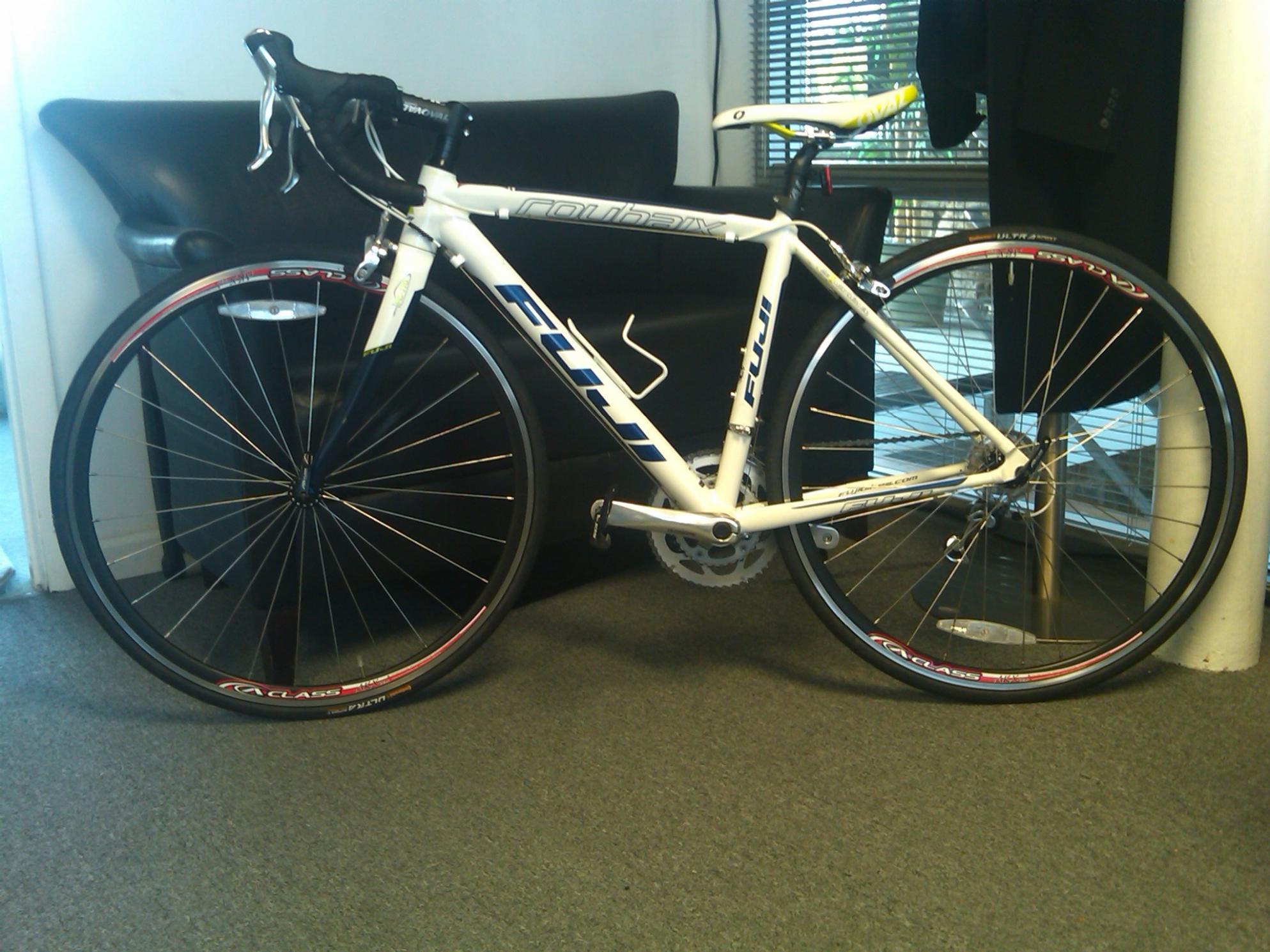 2011 Fuji Roubaix 2.0 White