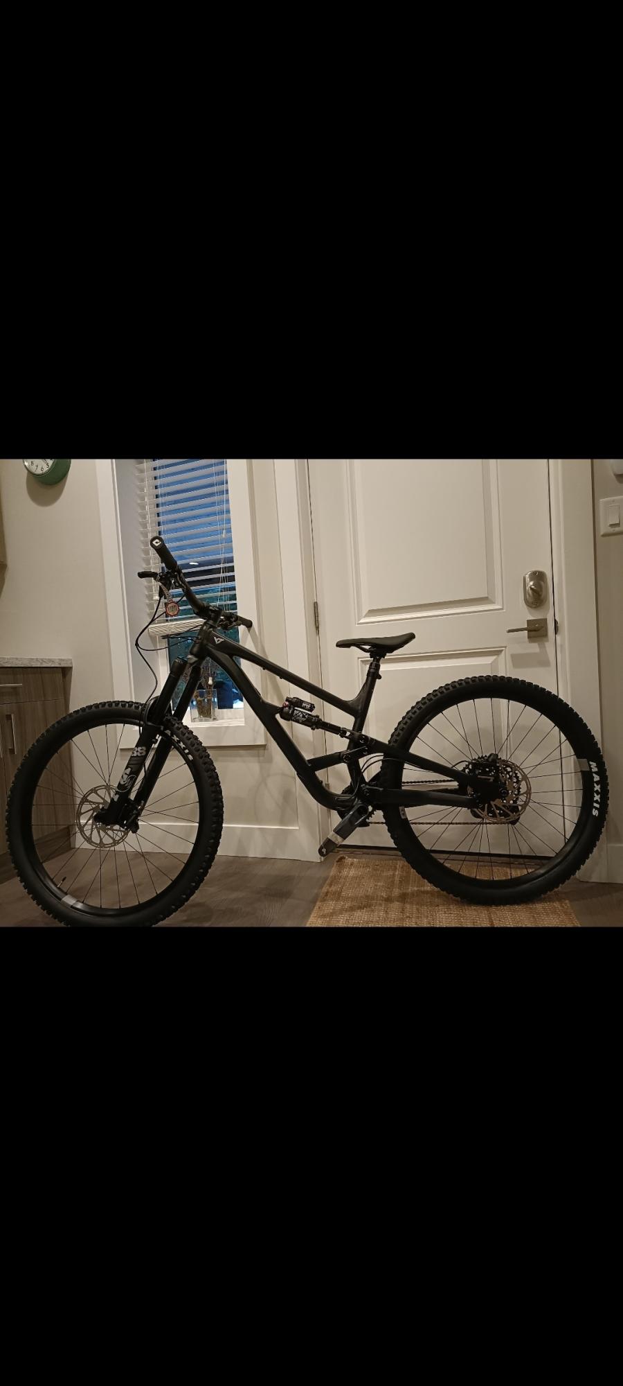 2023 YT Capra MK2 Black
