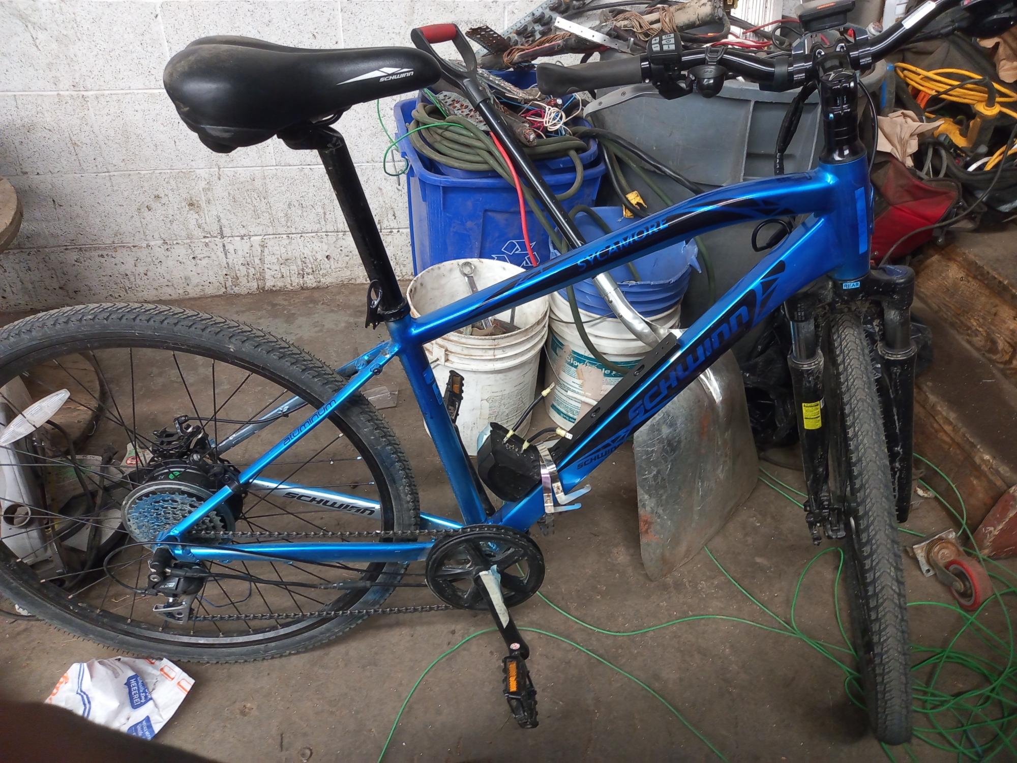 Schwinn Sycamore Blue