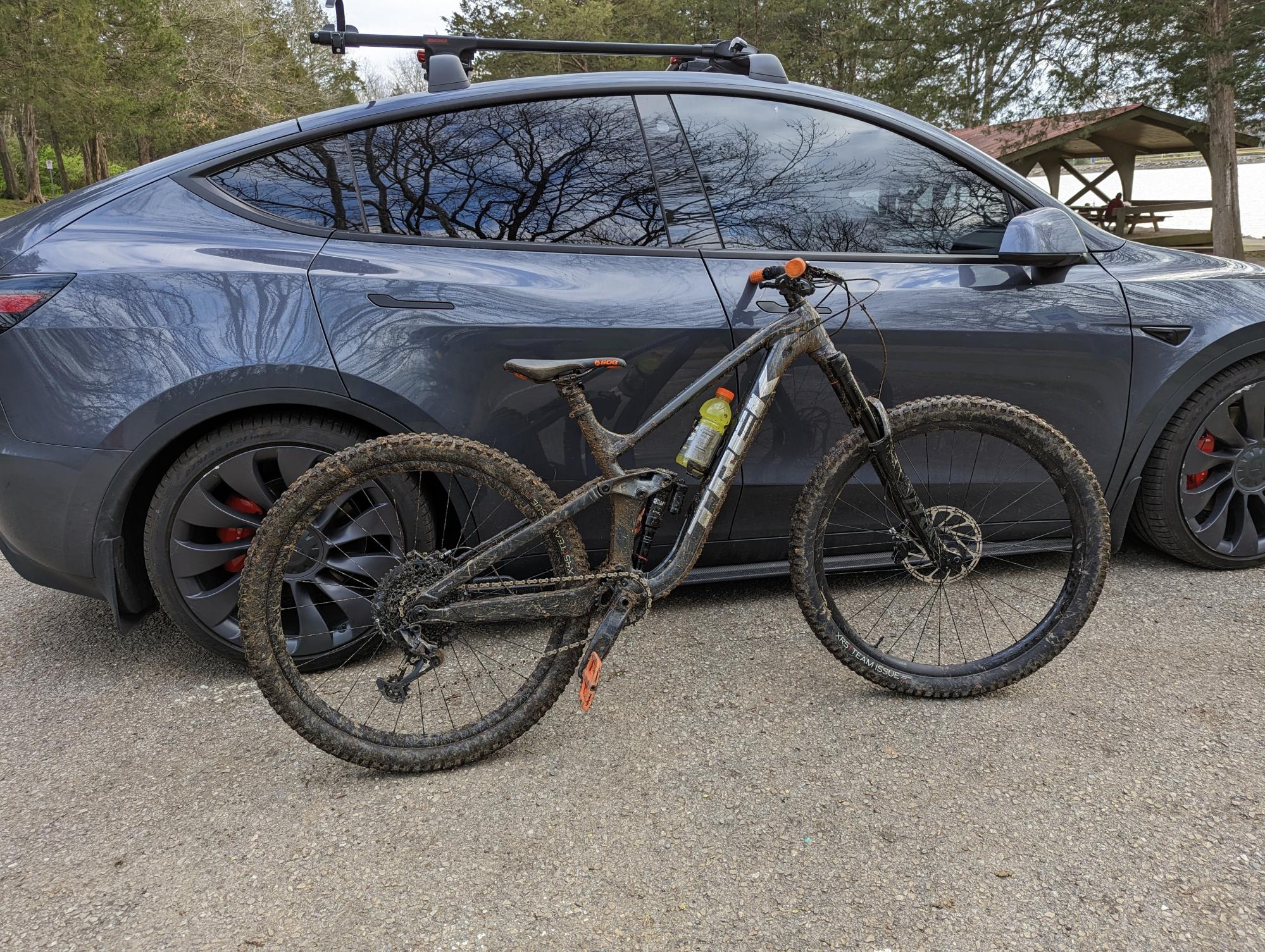 2023 Trek Black