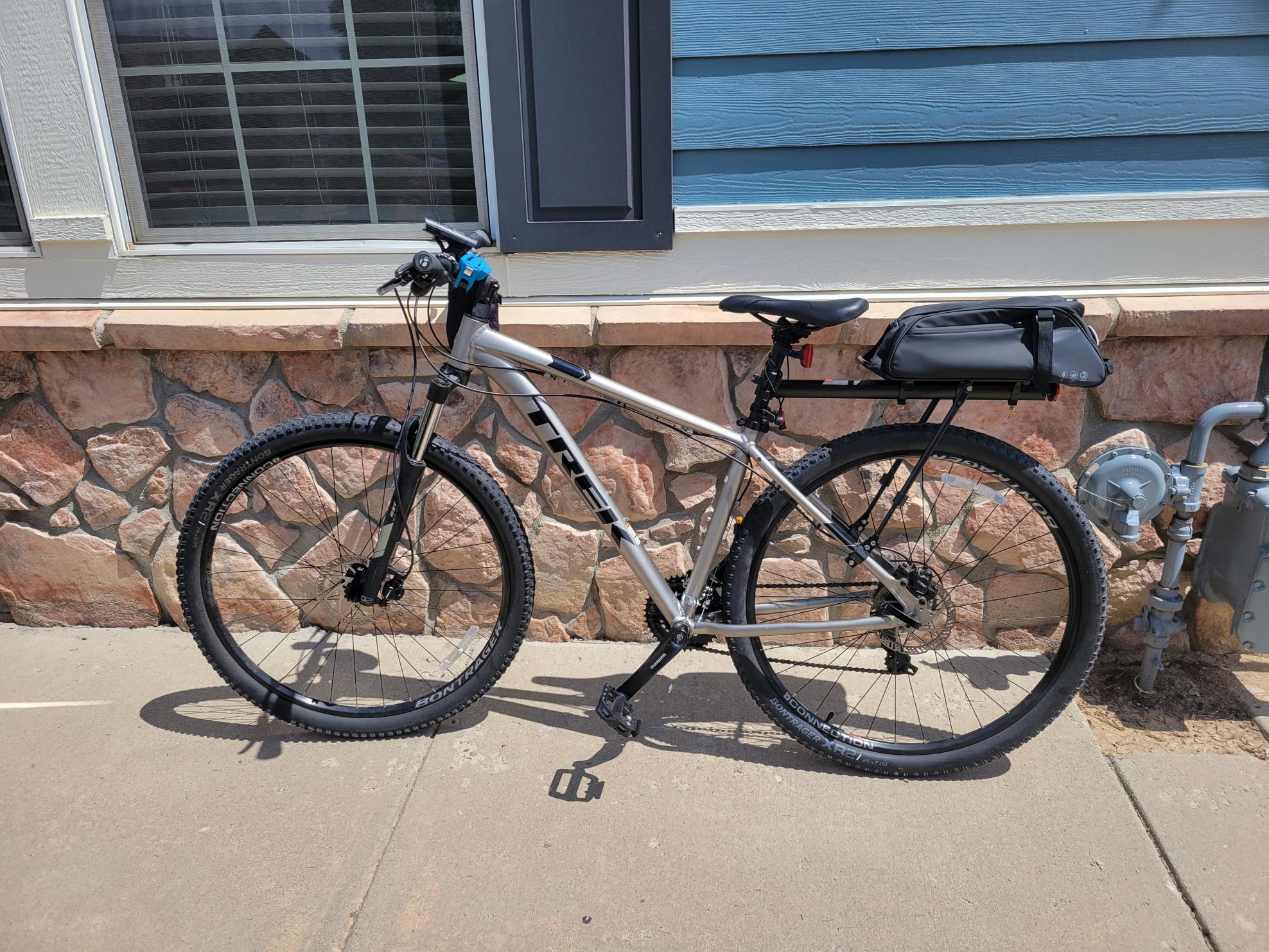 2022 Trek Marlin 5 18.5 Silver, gray or bare metal