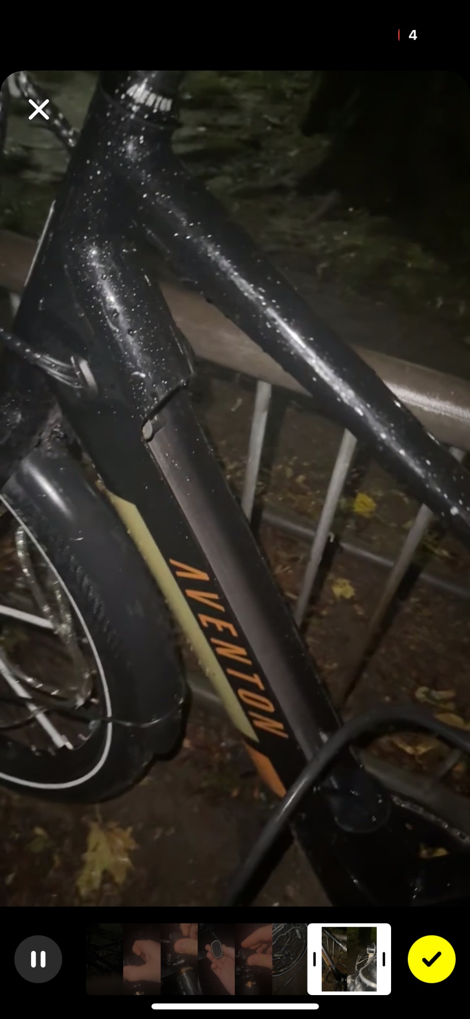 2022 Aventón ? Black