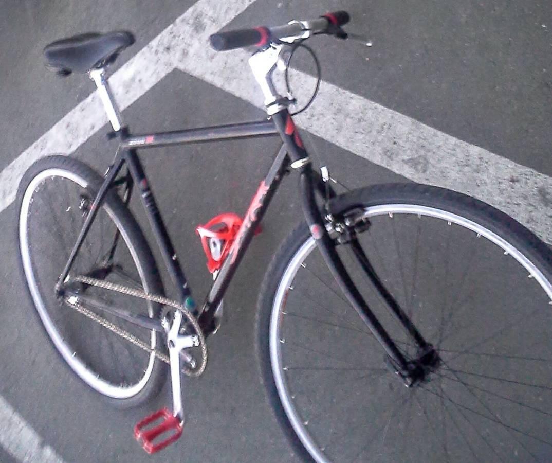 1999 Specialized Sport Rock Black and Red