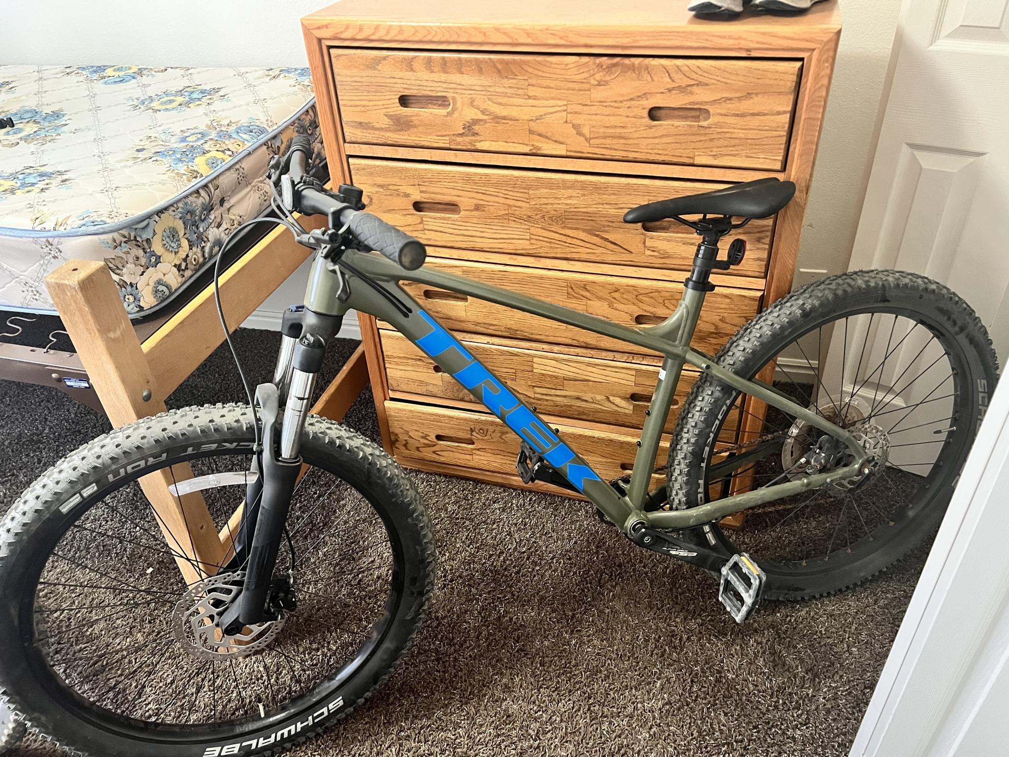 2022 Trek Roscoe 6 Green