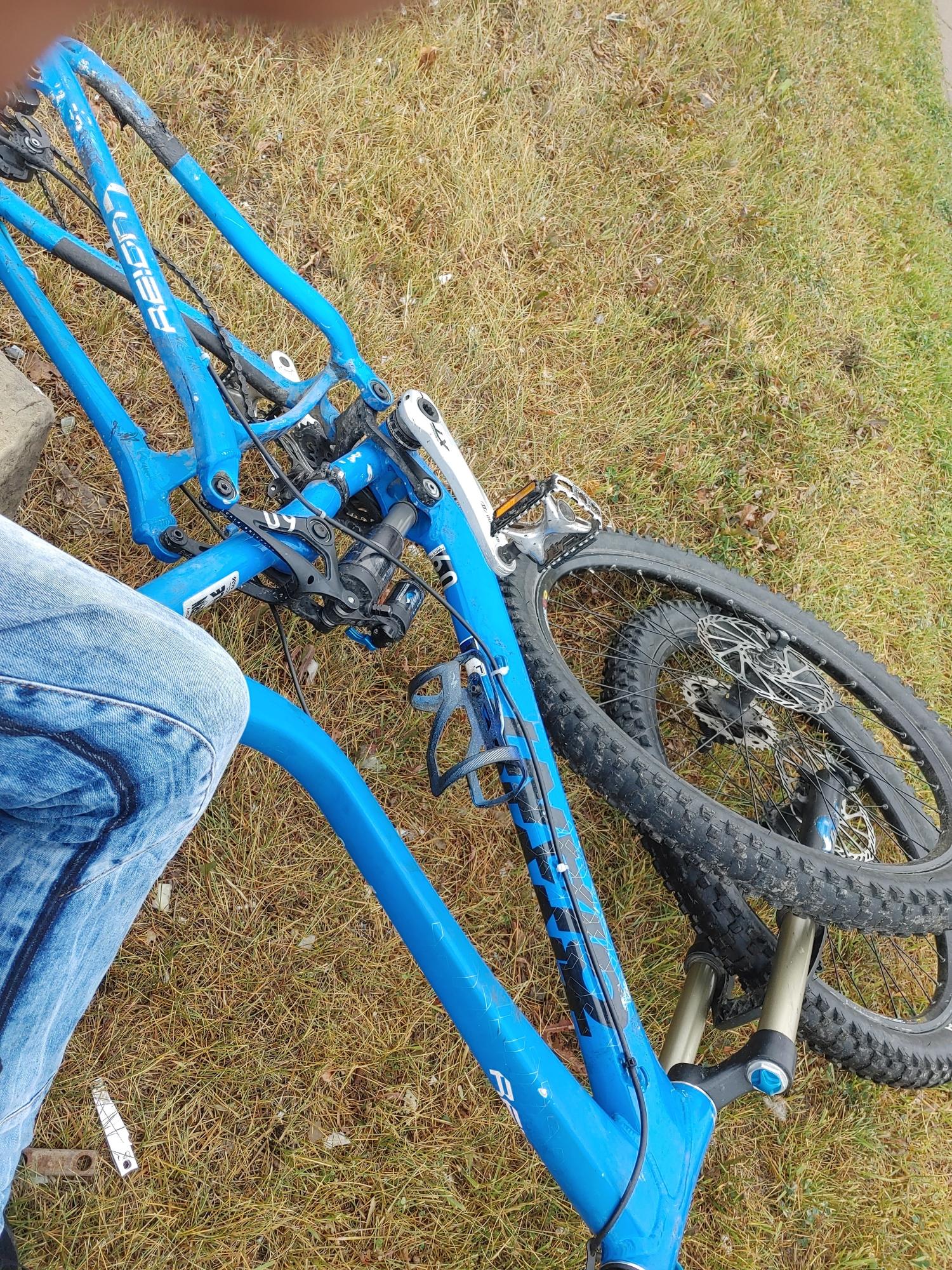 2010 Giant Reign 1 Blue