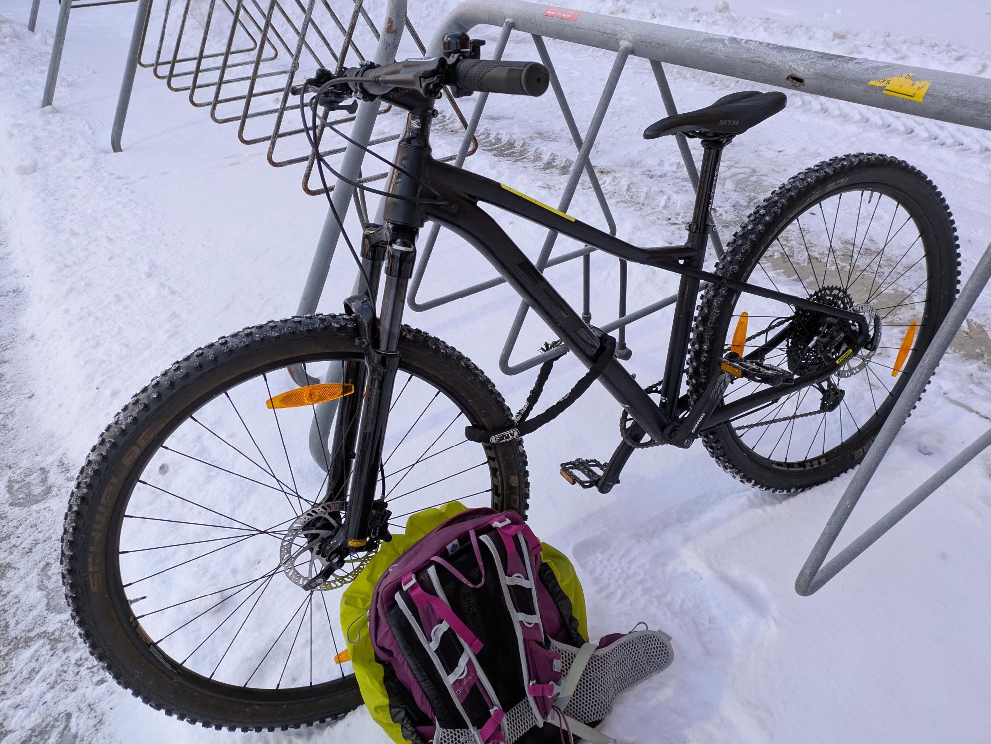 2029 GT Bicycles Avalanche Expert SM Black