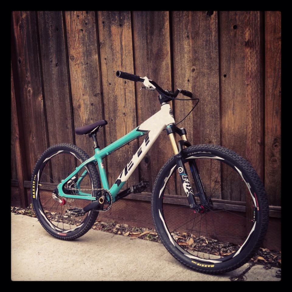 2009 Yeti DJ  Black