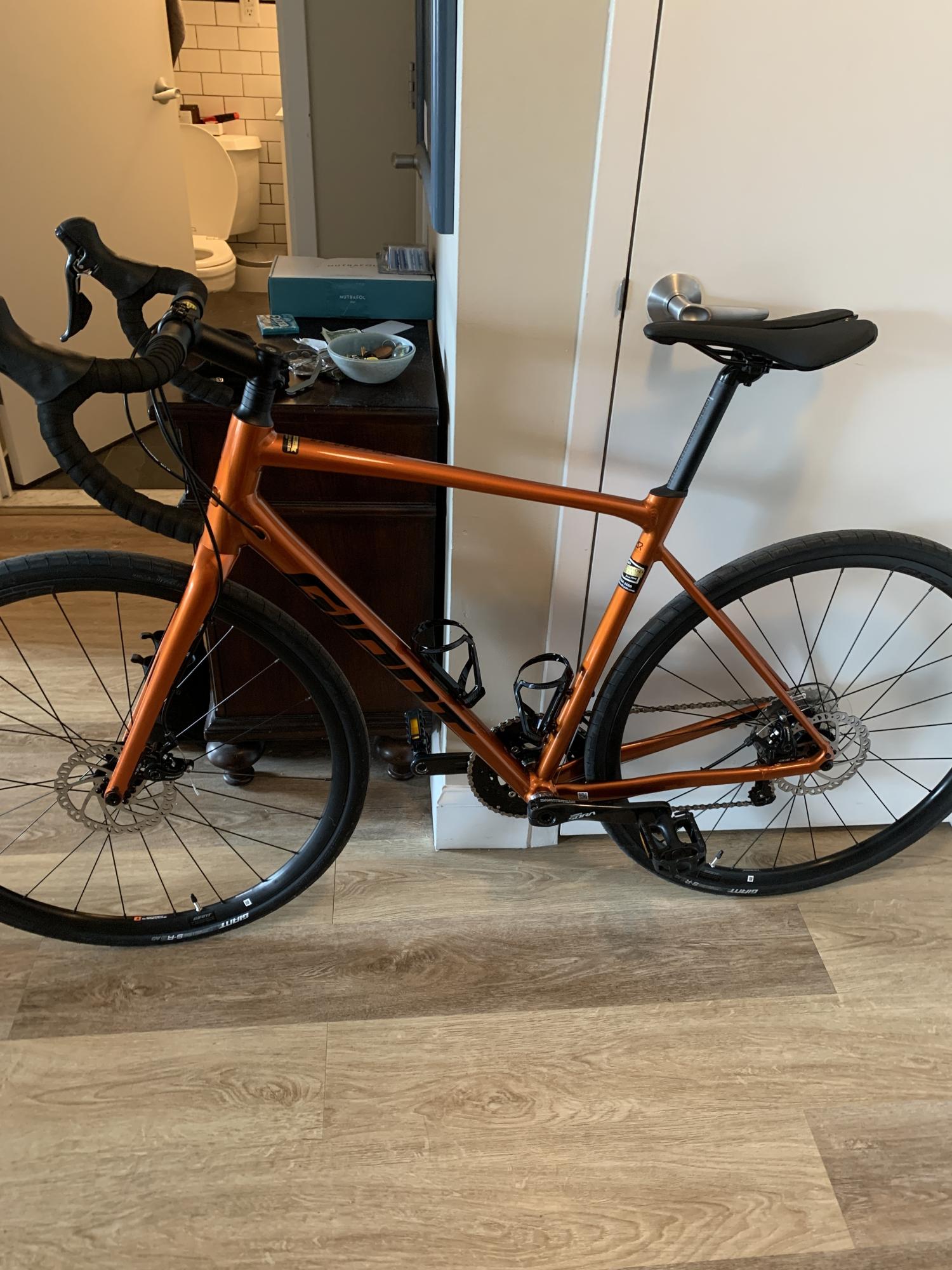 2022 Giant Ar contend road bike Orange
