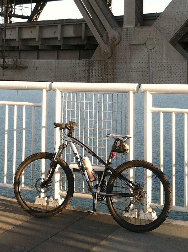 2011 Jamis Durango 1  Silver or Gray