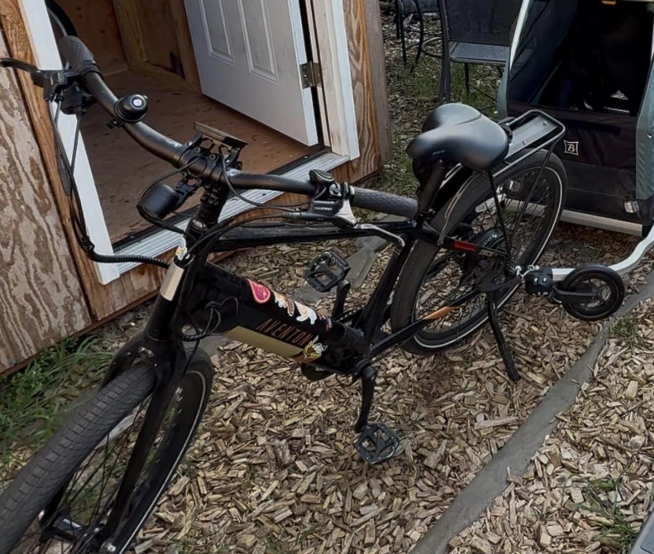 2022 Aventón 500.2 Black