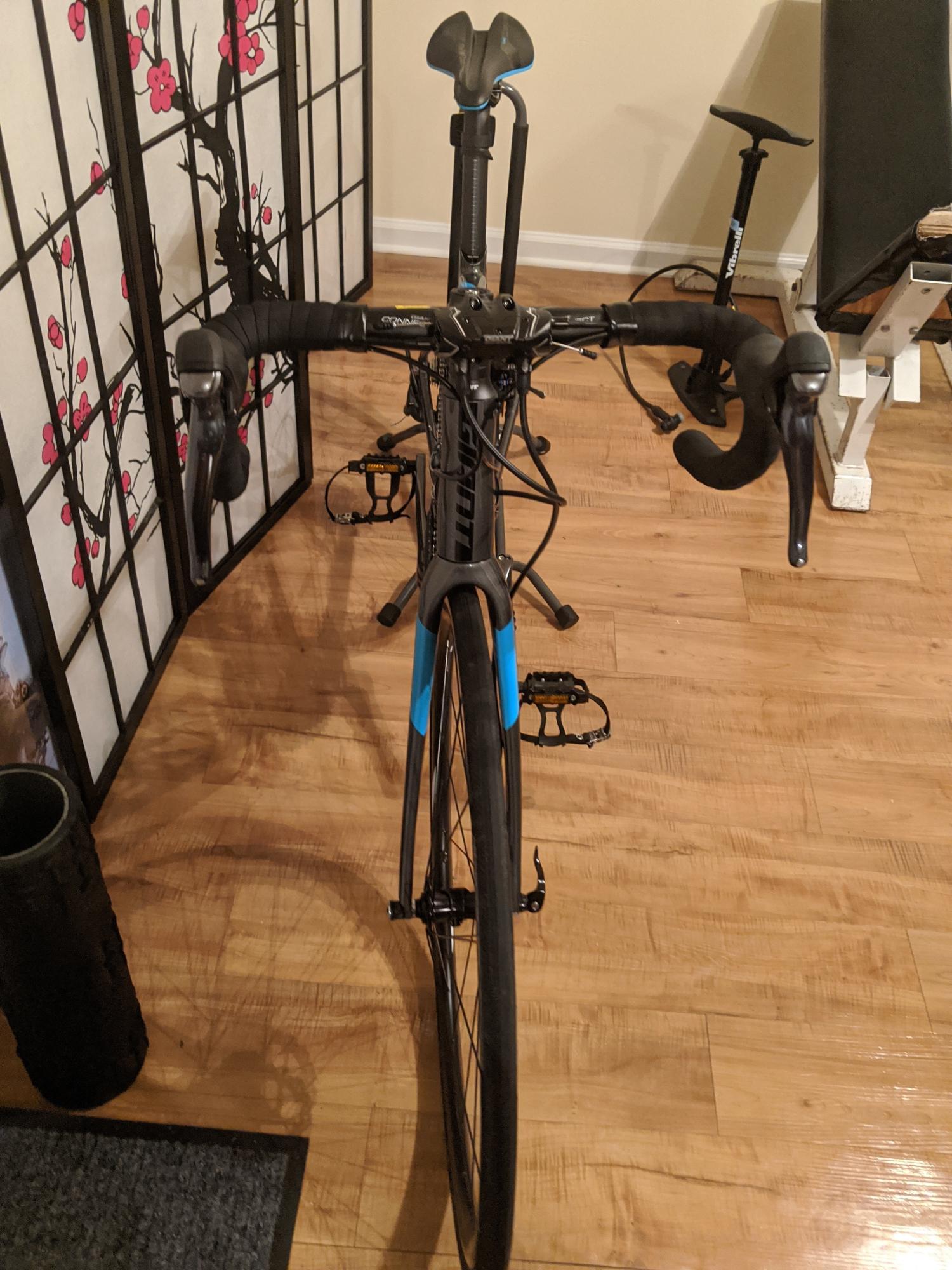 2018 Giant Contend SL2 Disc Black, Blue, and Silver, gray or bare metal