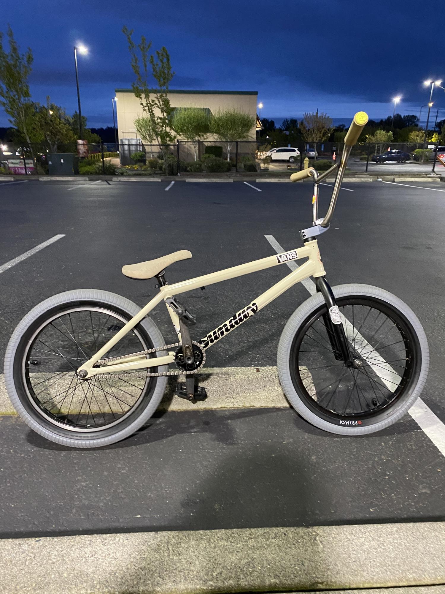 2022 Sunday Soundwave White